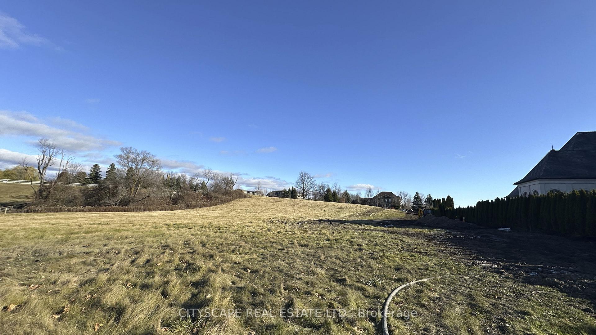Photo 5 of 110 Fairfield Drive, King, King City — HOMEH