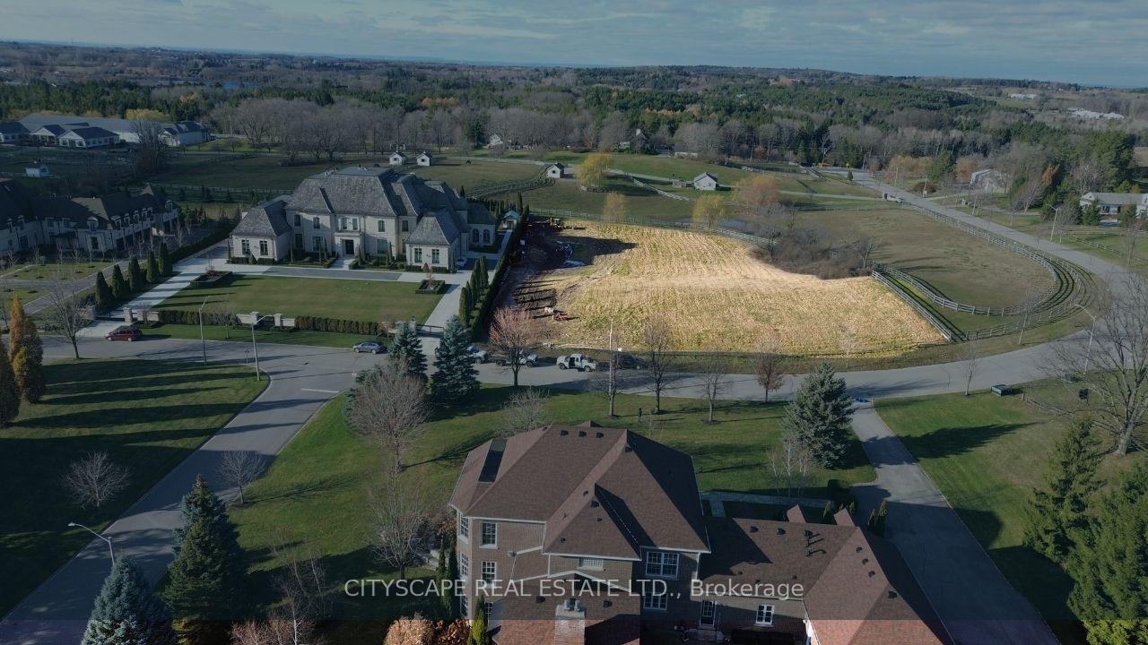 Photo 4 of 110 Fairfield Drive, King, King City — HOMEH