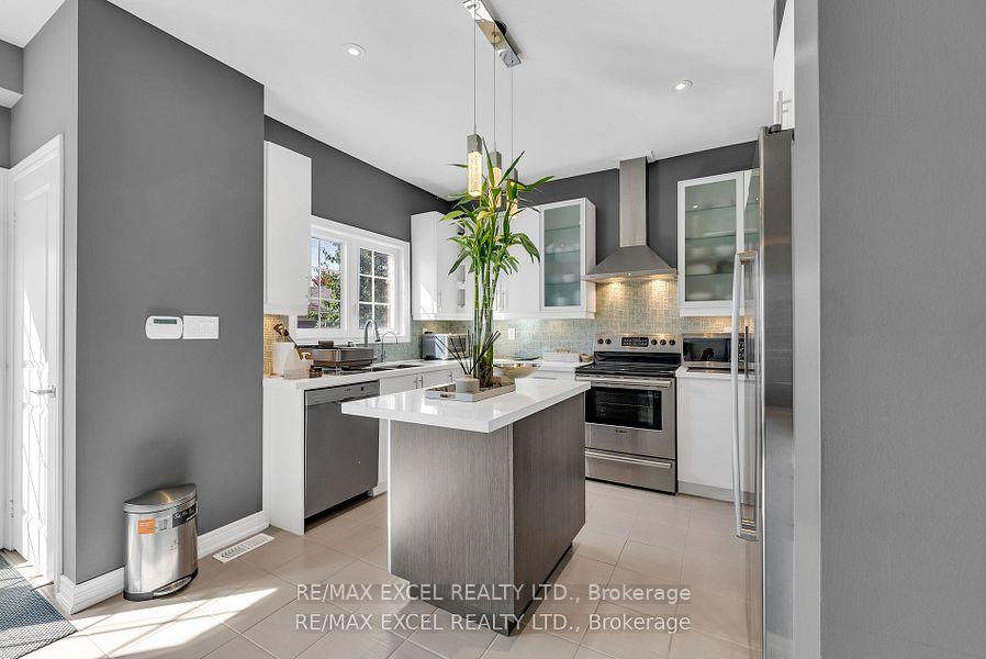 Photo 8 of 7 Dungannon Drive, Markham, Angus Glen — HOMEH