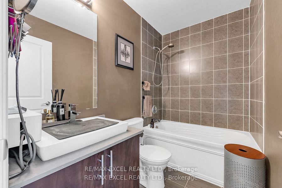Photo 15 of 7 Dungannon Drive, Markham, Angus Glen — HOMEH