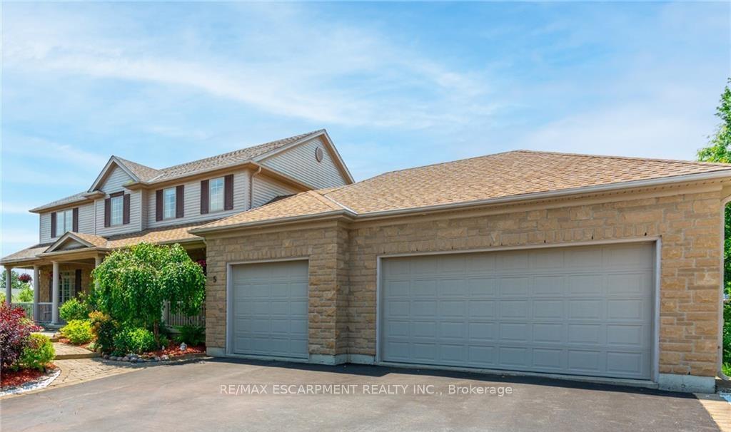 Photo 2 of 5 Maryheather Crescent, Hamilton, Freelton — HOMEH