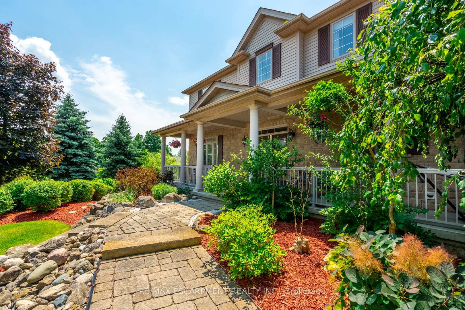 Photo 4 of 5 Maryheather Crescent, Hamilton, Freelton — HOMEH