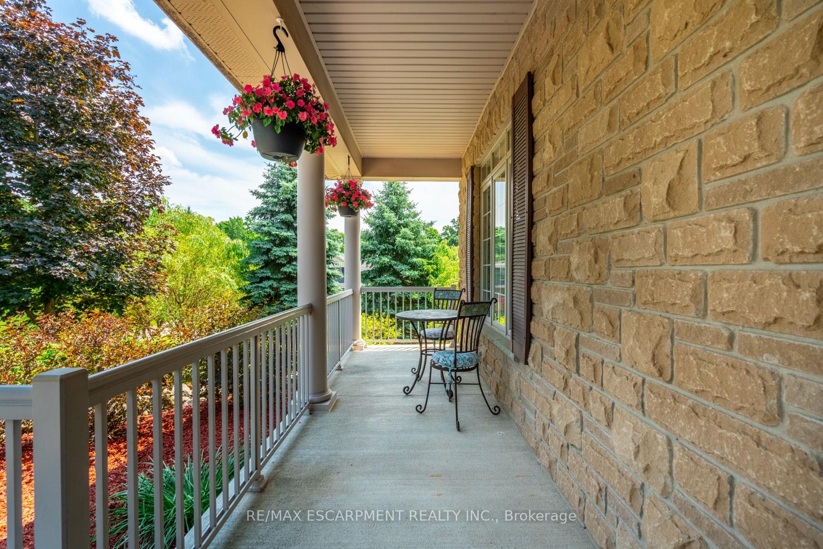 Photo 3 of 5 Maryheather Crescent, Hamilton, Freelton — HOMEH