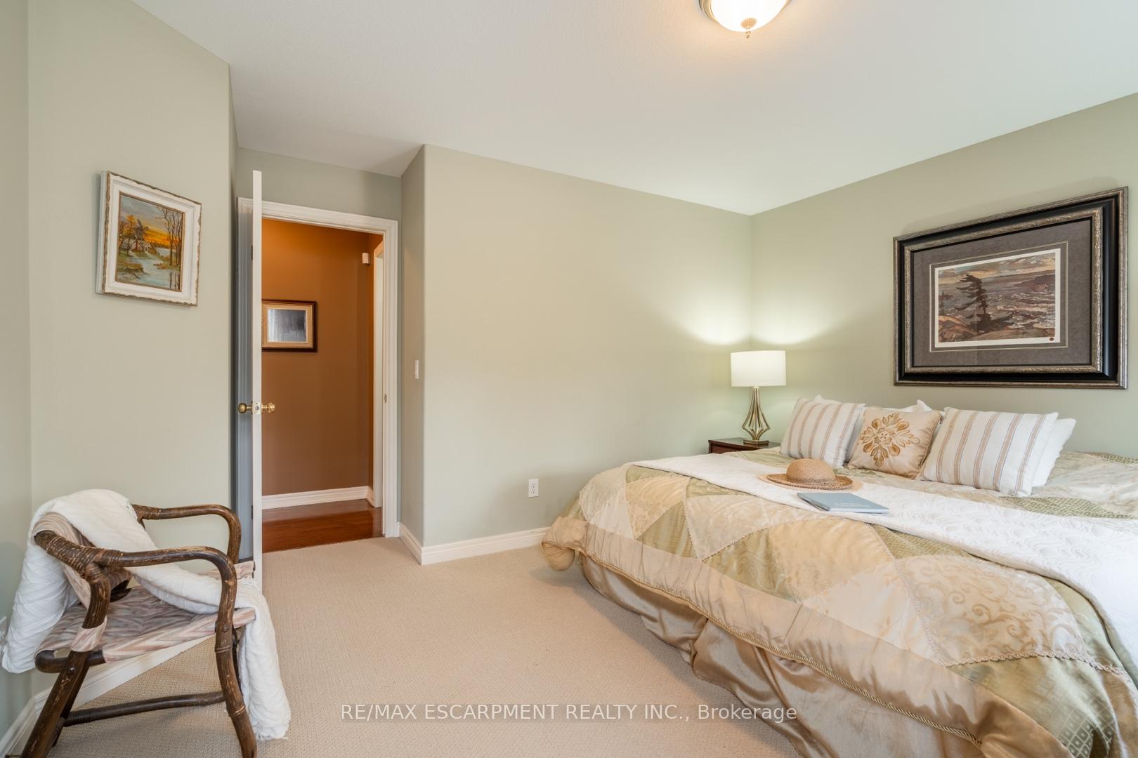 Photo 20 of 5 Maryheather Crescent, Hamilton, Freelton — HOMEH
