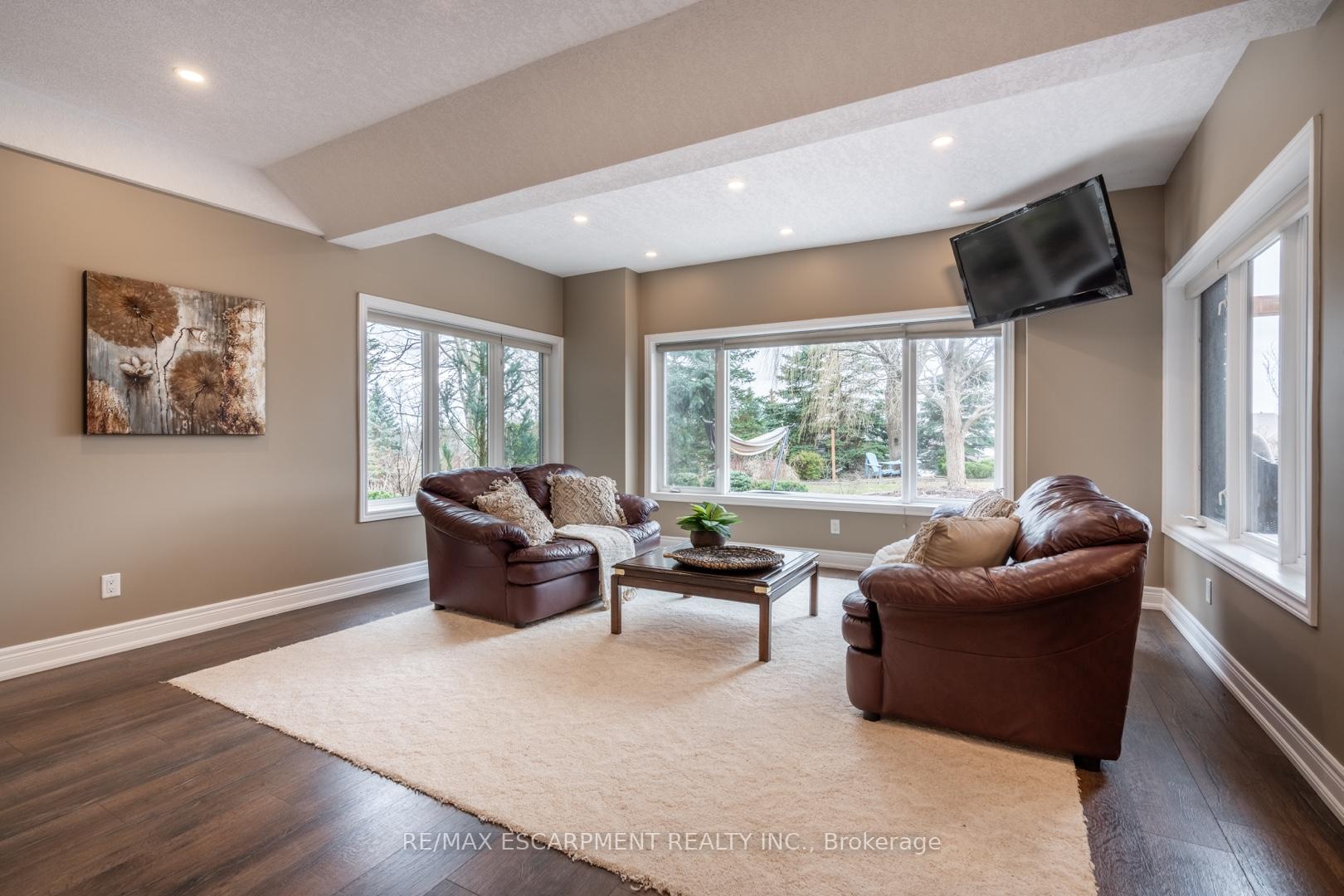Photo 24 of 5 Maryheather Crescent, Hamilton, Freelton — HOMEH