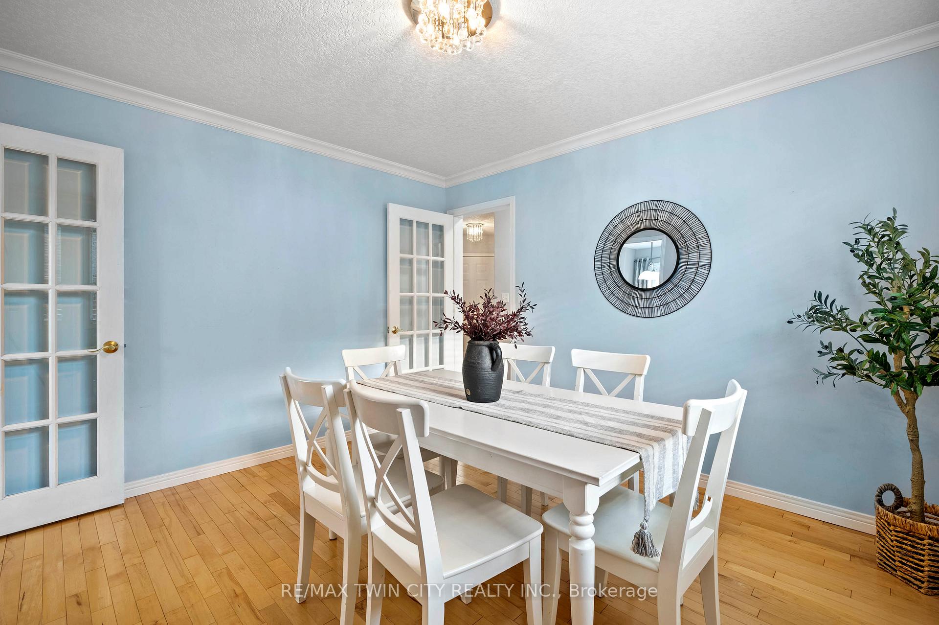 Photo 24 of 27 Rush Meadow Street, Kitchener — HOMEH