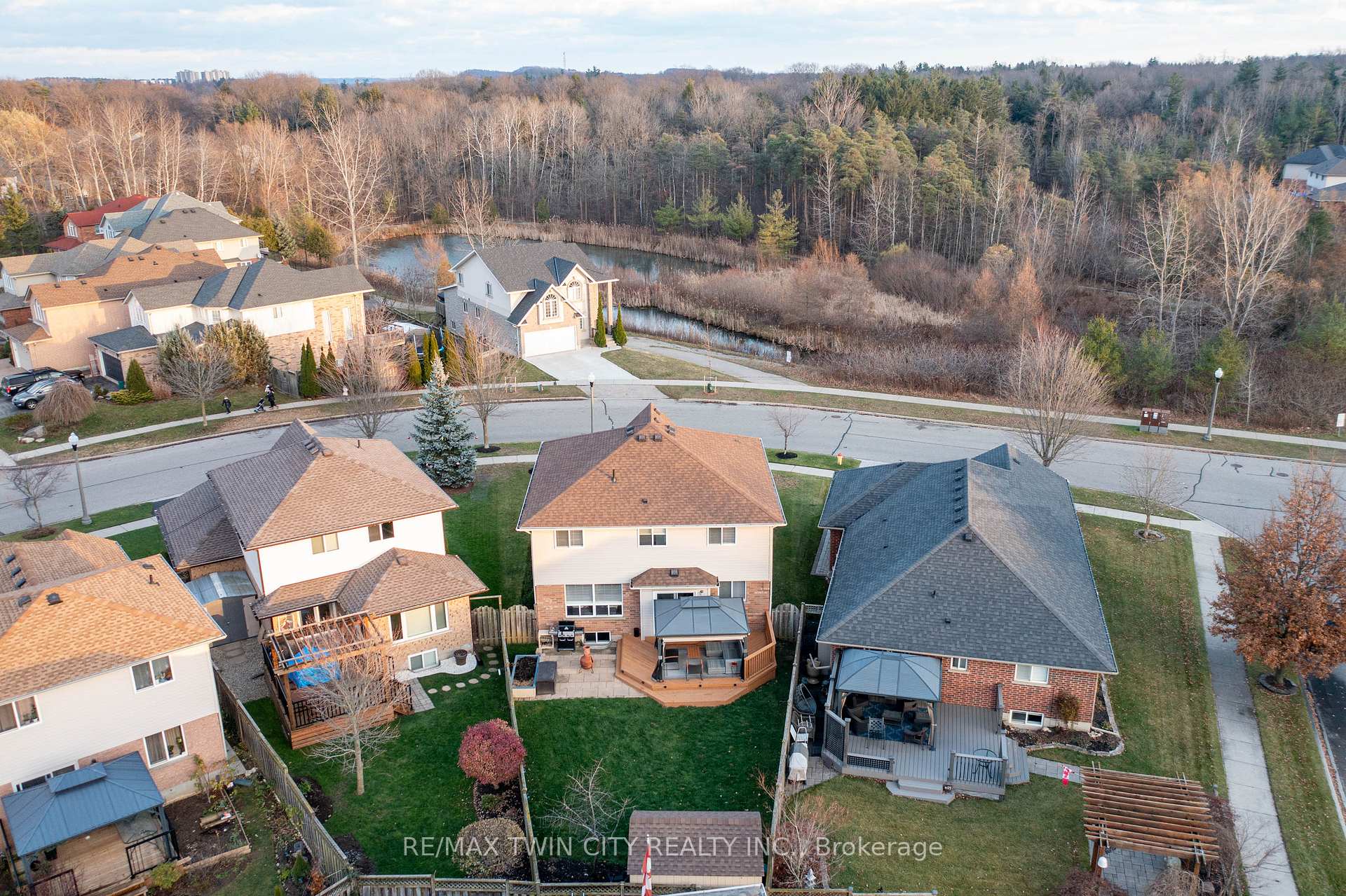 Photo 32 of 27 Rush Meadow Street, Kitchener — HOMEH