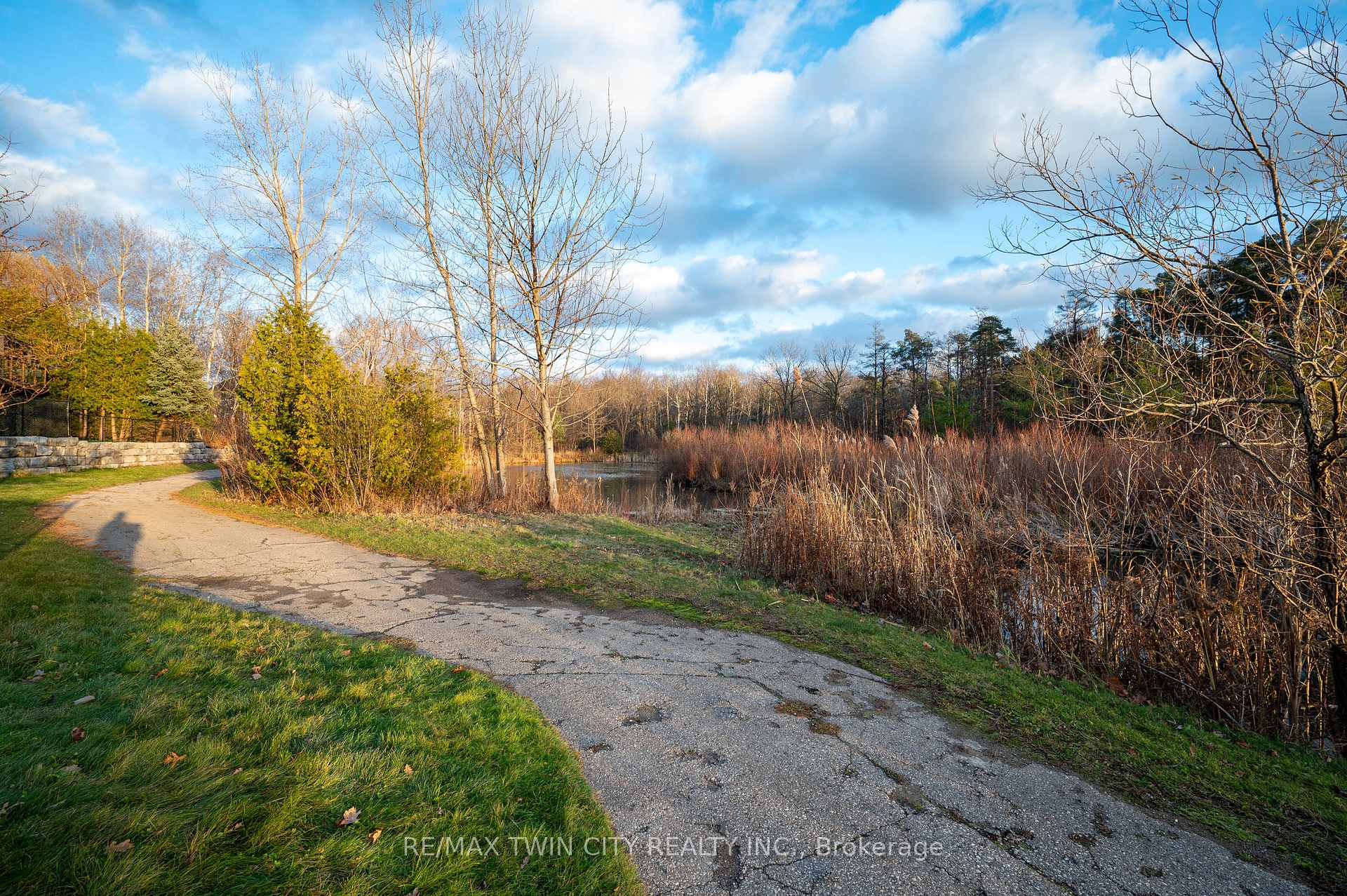 Photo 31 of 27 Rush Meadow Street, Kitchener — HOMEH