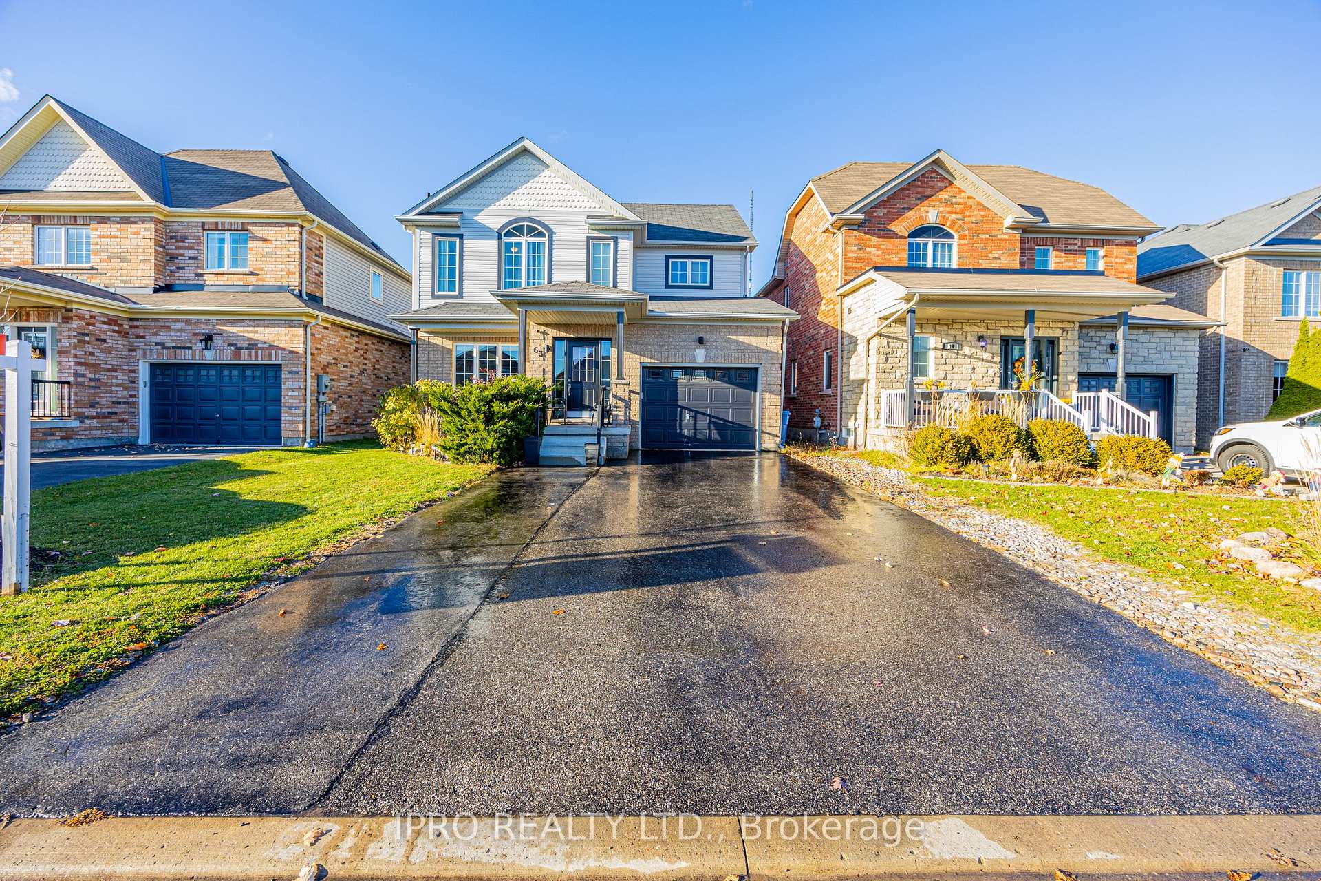 Photo 6 of 63 Megan Crescent, Barrie, 400 West — HOMEH