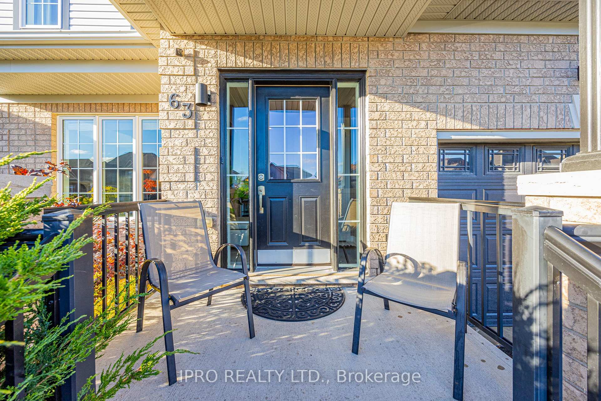 Photo 4 of 63 Megan Crescent, Barrie, 400 West — HOMEH