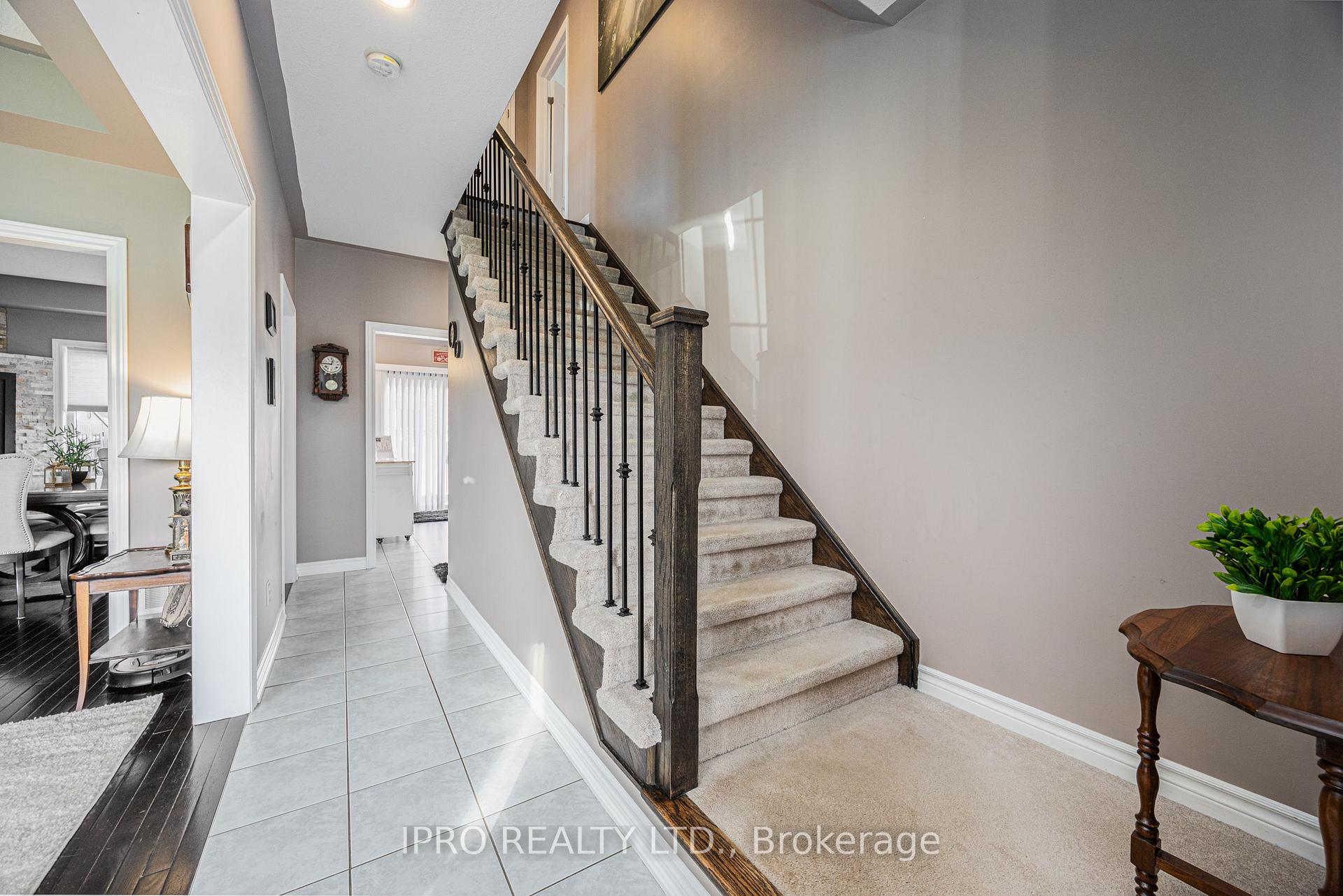 Photo 2 of 63 Megan Crescent, Barrie, 400 West — HOMEH