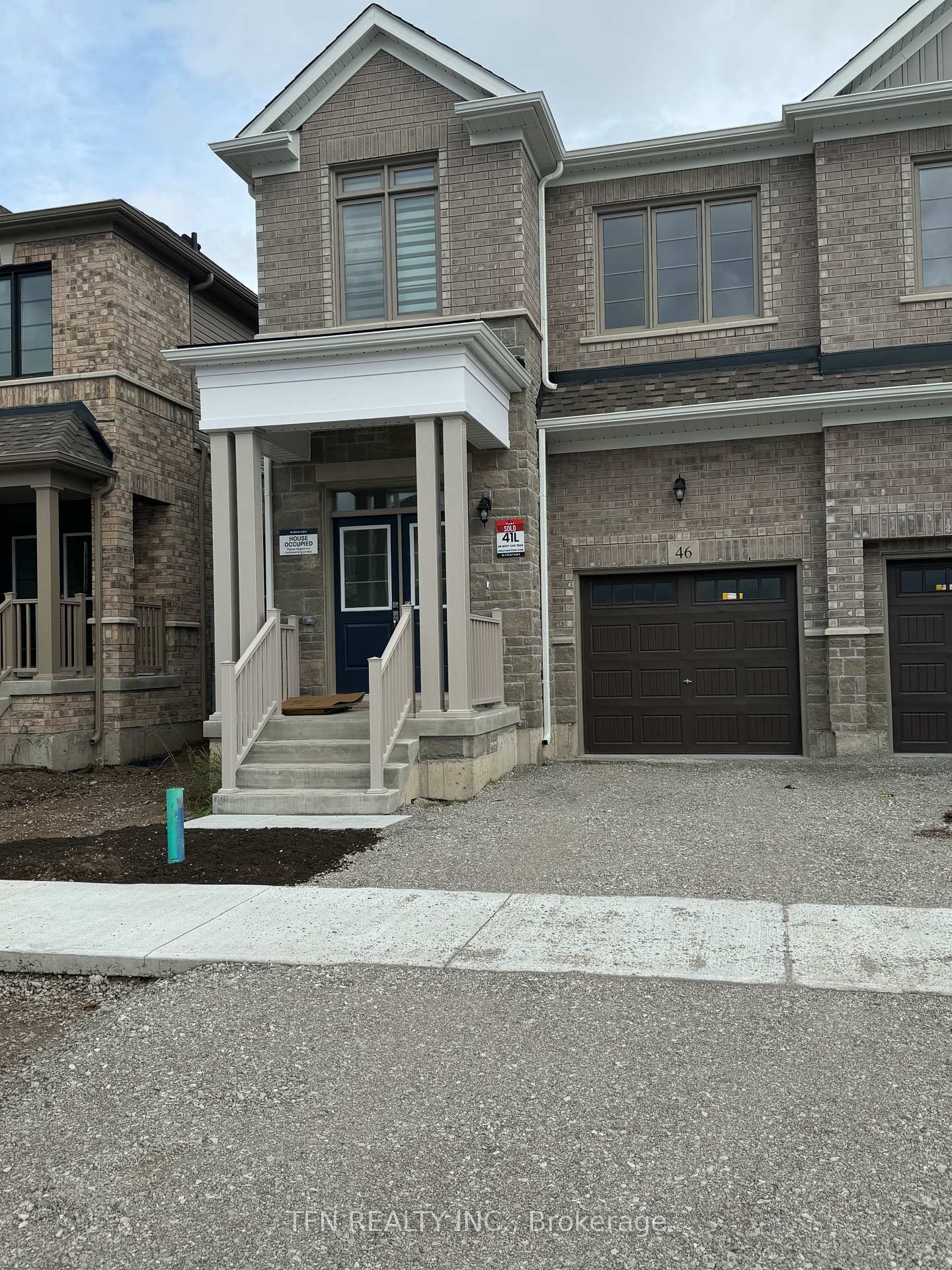 Photo 2 of 46 West Oak Trail, Barrie, Rural Barrie Southeast — HOMEH