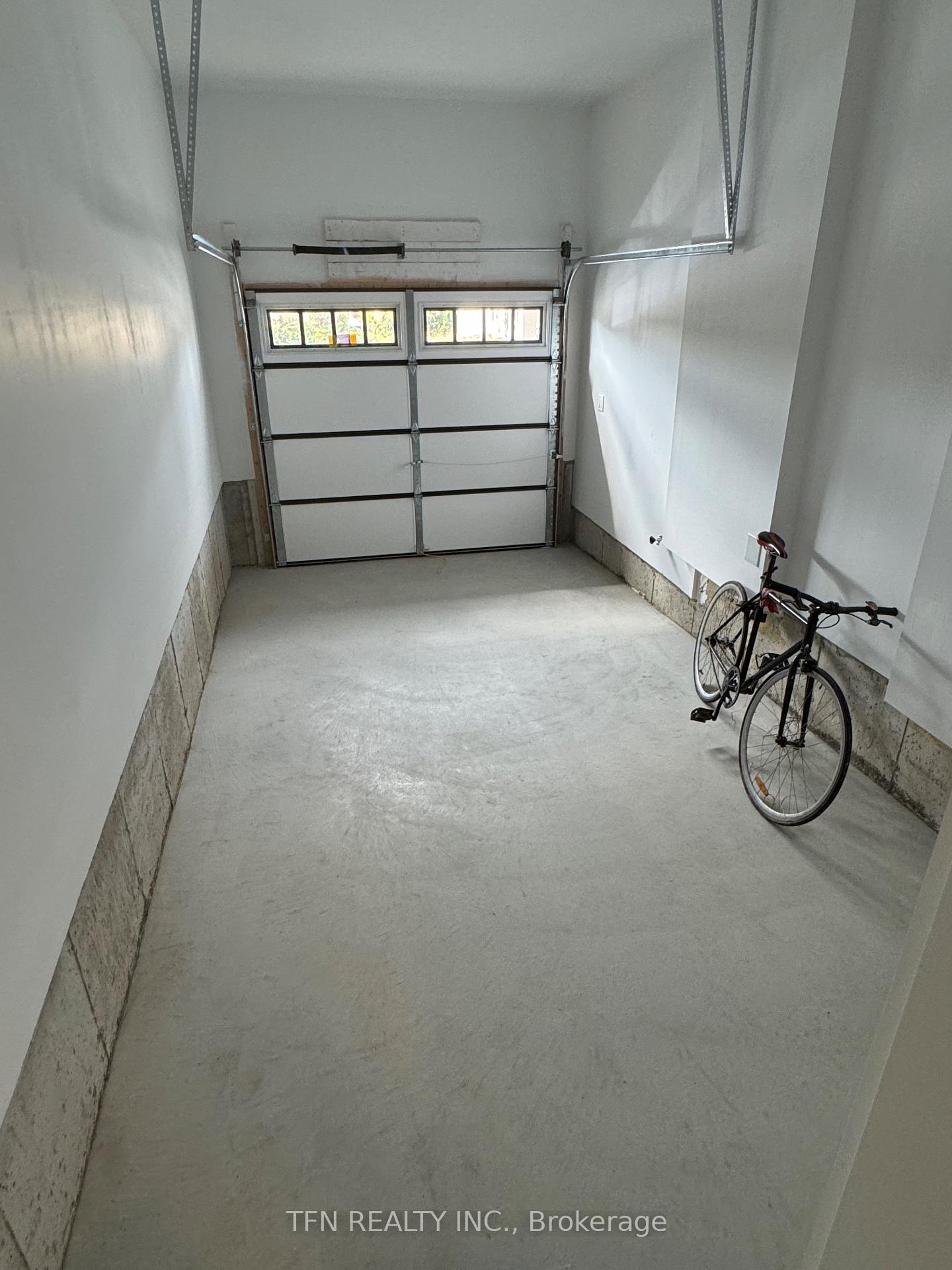 Photo 22 of 46 West Oak Trail, Barrie, Rural Barrie Southeast — HOMEH