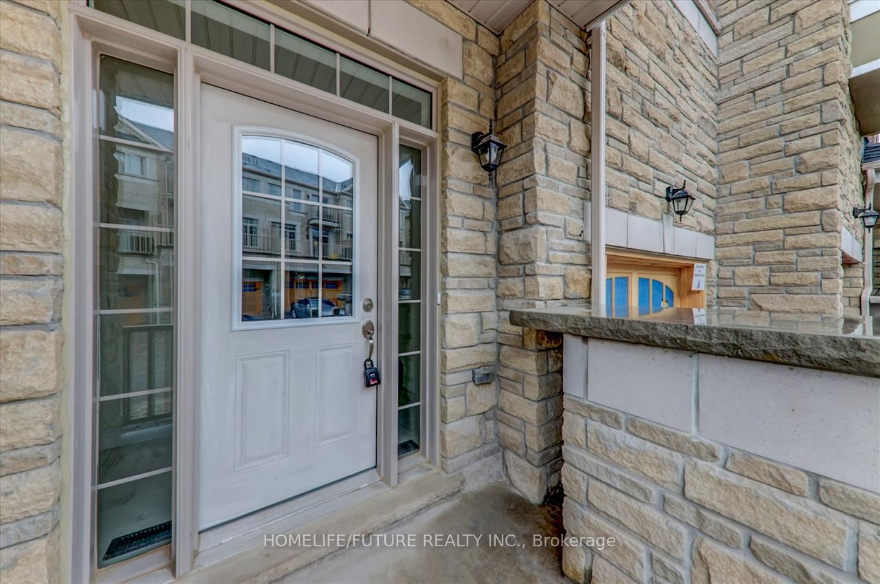 Photo 7 of 10 Phillipsen Way, Markham, Cedarwood — HOMEH