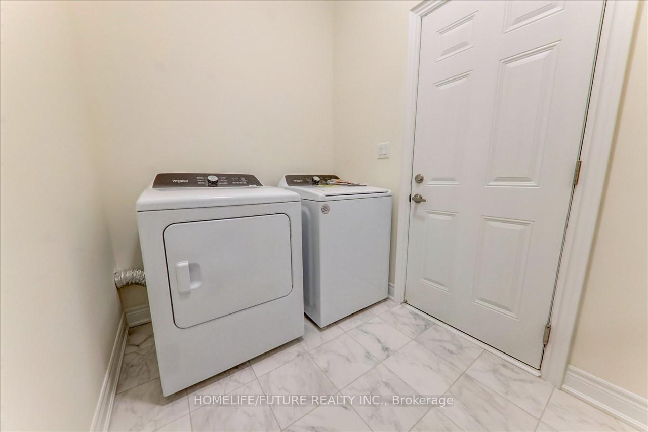 Photo 5 of 10 Phillipsen Way, Markham, Cedarwood — HOMEH