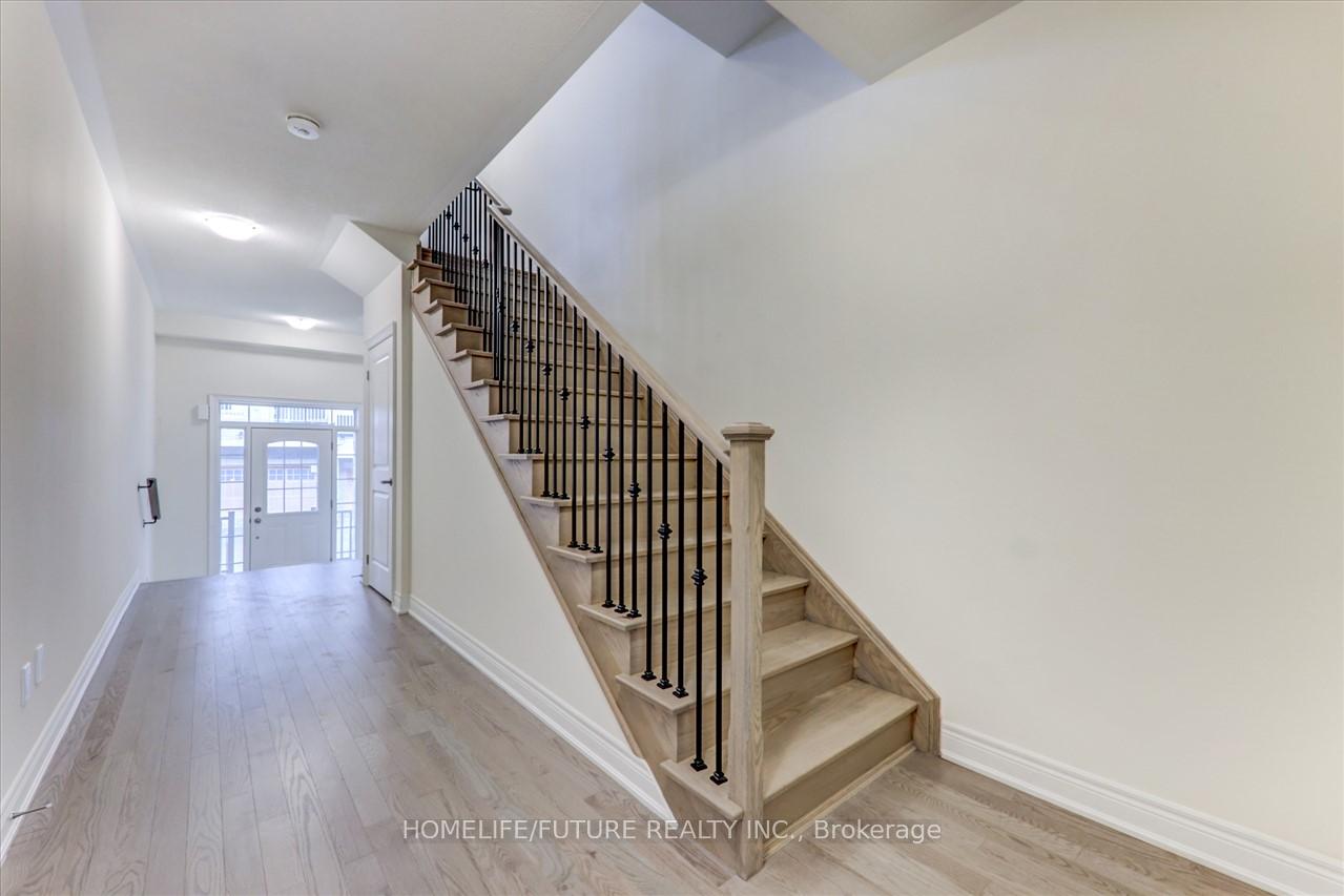 Photo 6 of 10 Phillipsen Way, Markham, Cedarwood — HOMEH