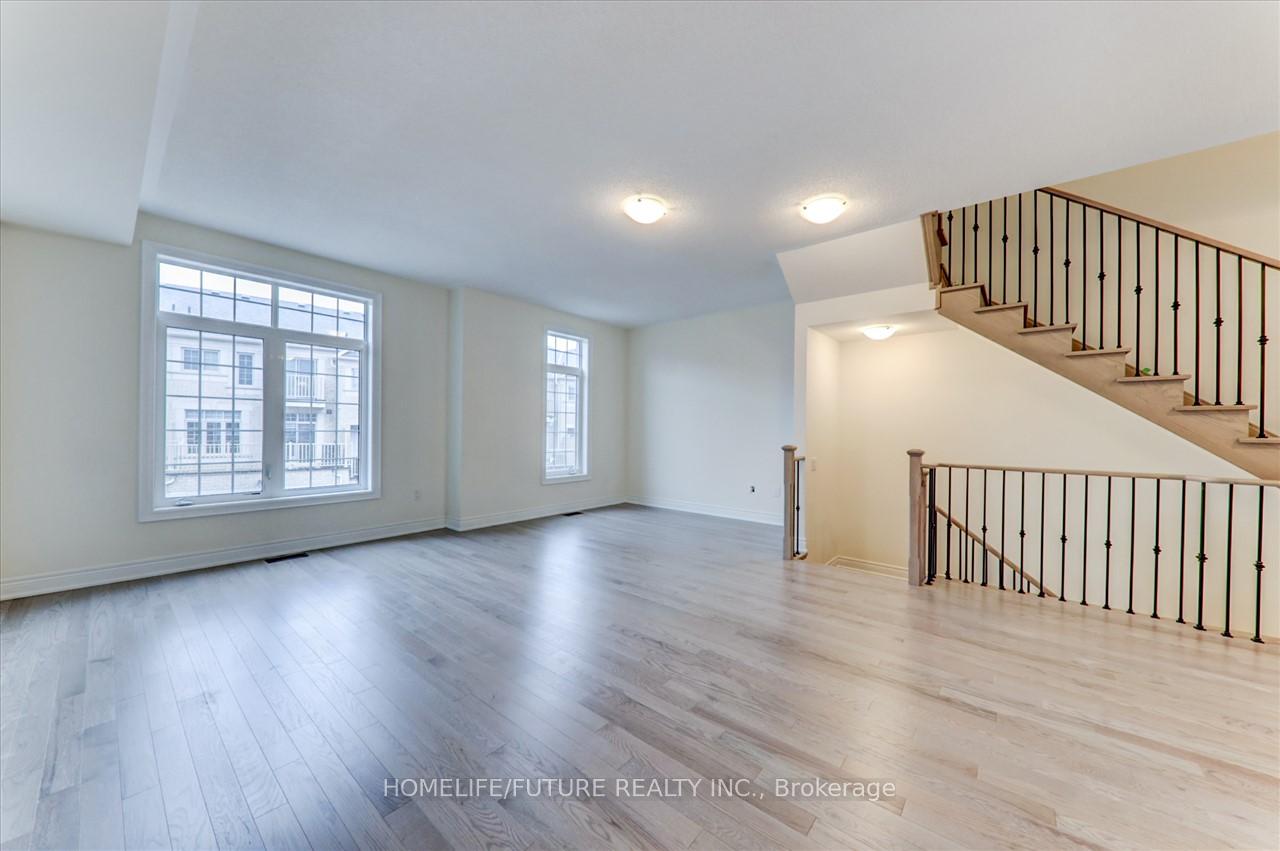 Photo 12 of 10 Phillipsen Way, Markham, Cedarwood — HOMEH