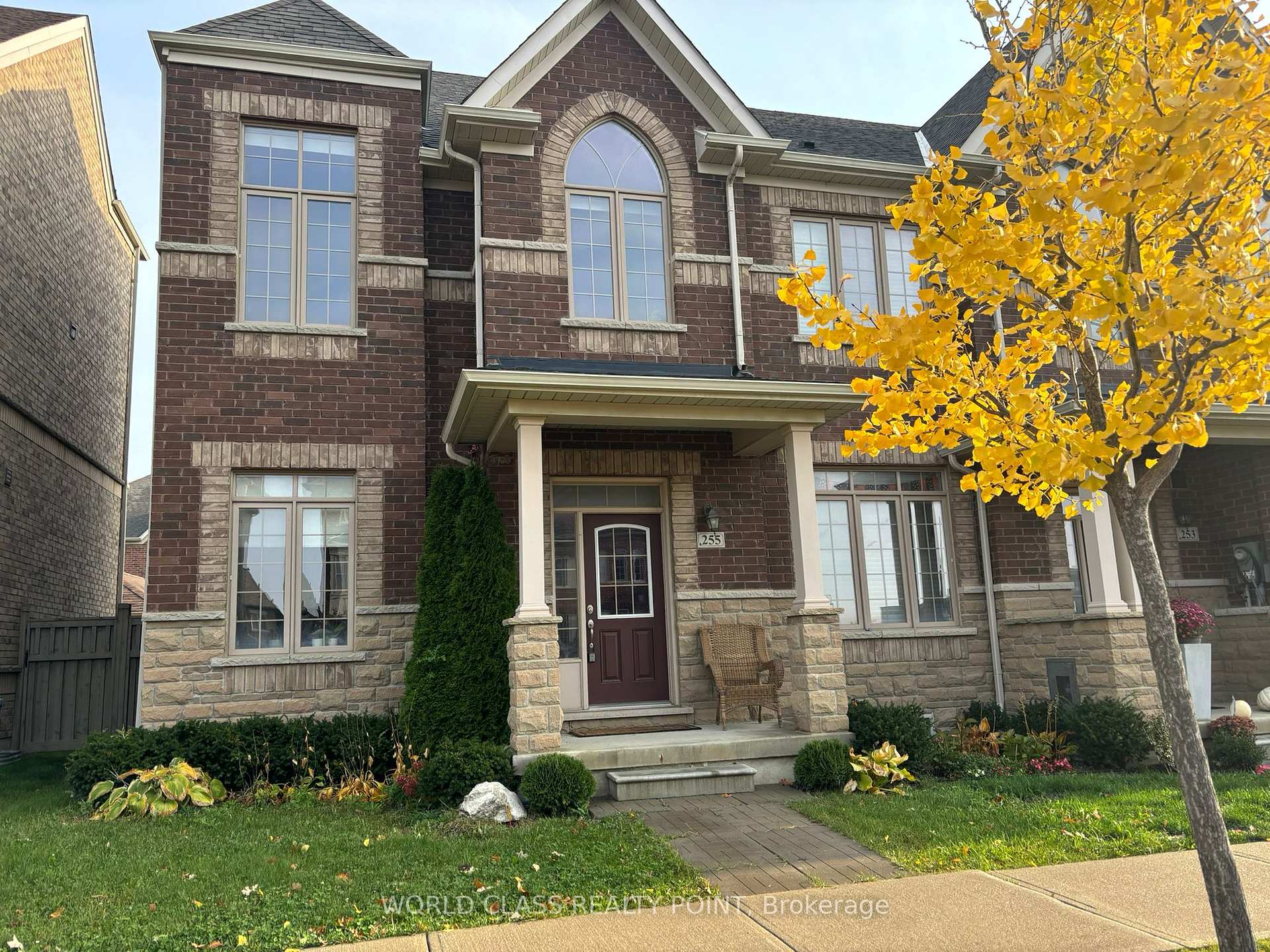 Front of 255 Barons Street