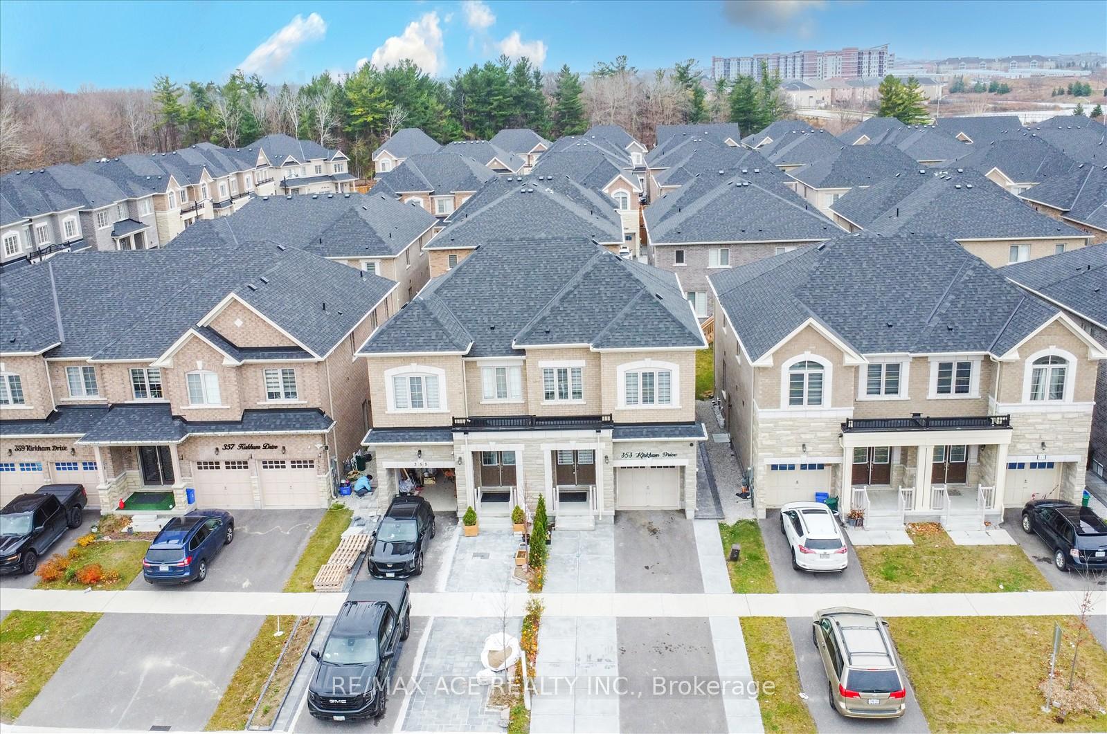 Photo 9 of 353 Kirkham Drive, Markham, Cedarwood — HOMEH