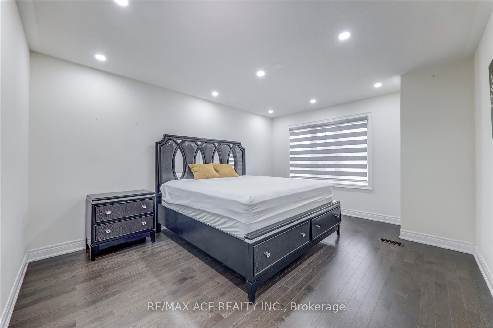 Photo 12 of 353 Kirkham Drive, Markham, Cedarwood — HOMEH
