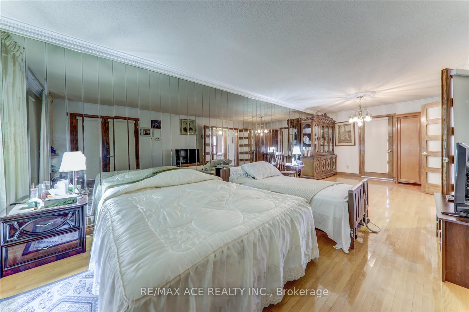 Photo 3 of 197 Anthony Lane, Vaughan, Glen Shields — HOMEH