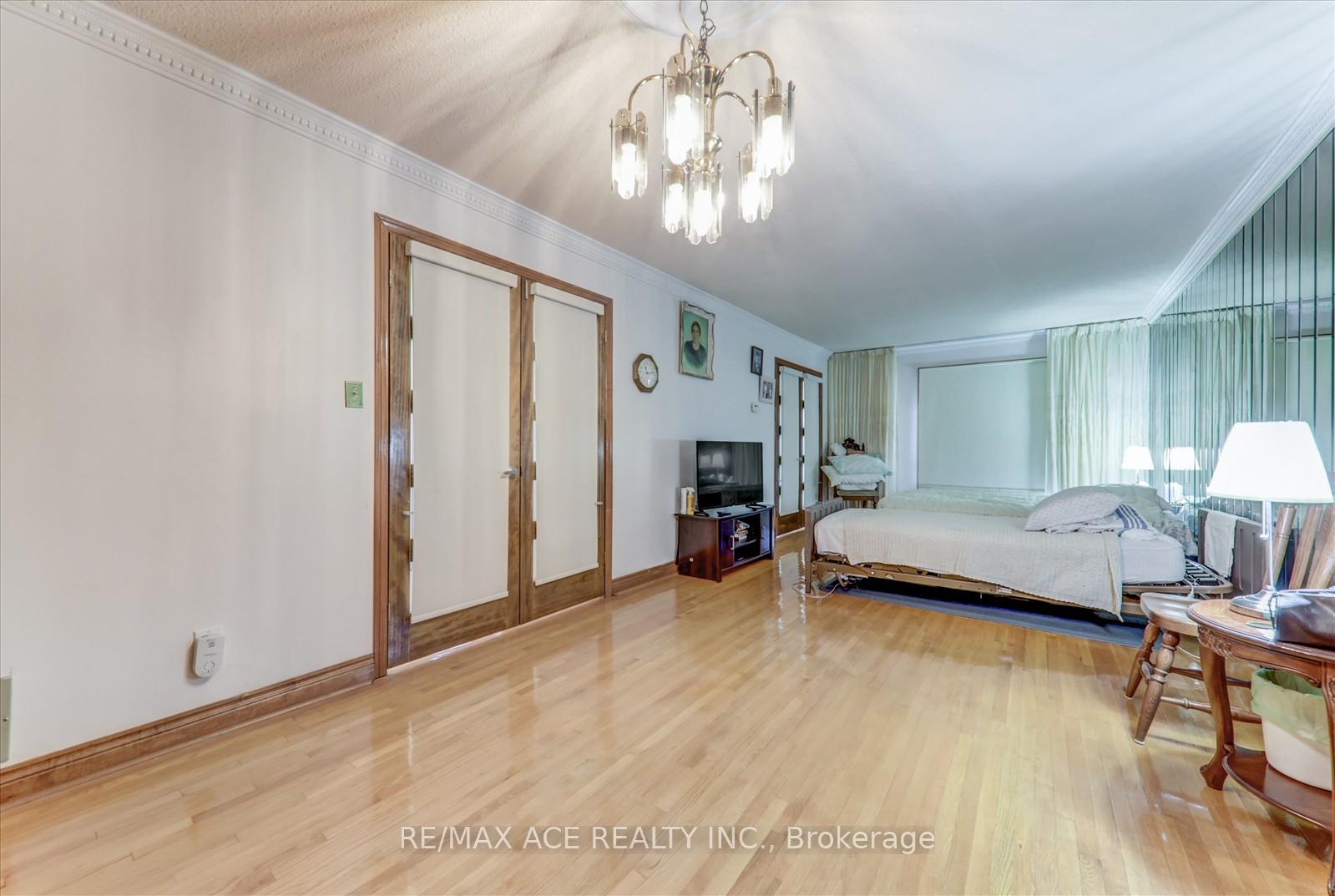 Photo 4 of 197 Anthony Lane, Vaughan, Glen Shields — HOMEH
