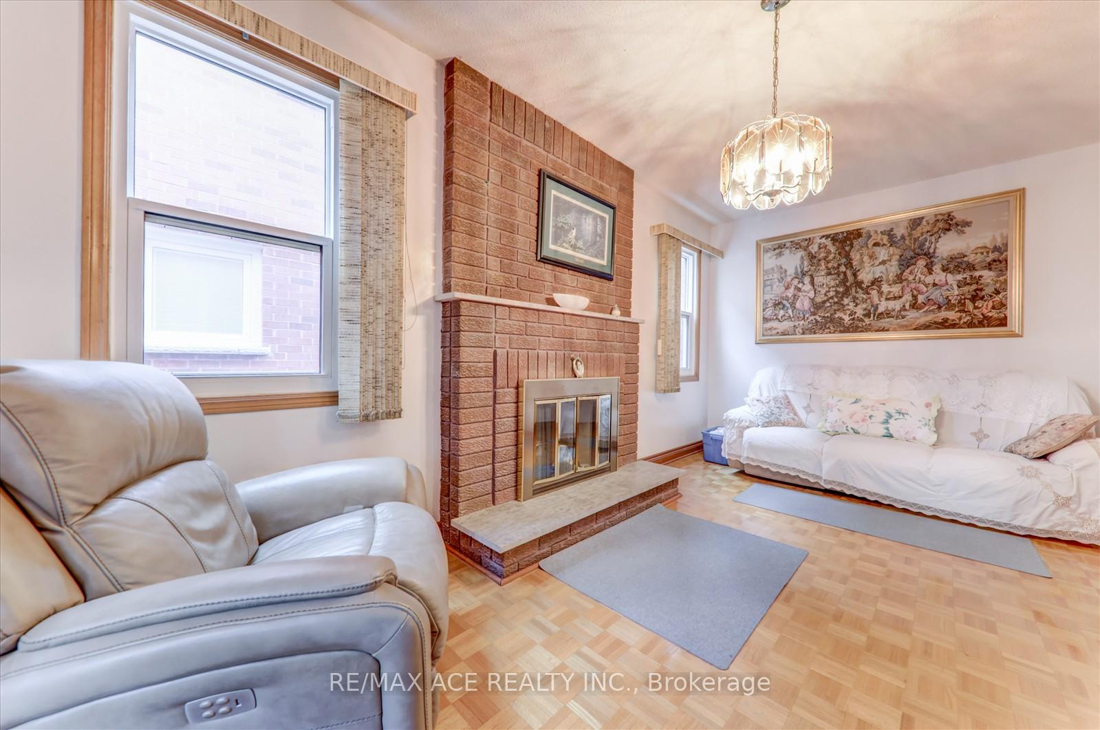 Photo 15 of 197 Anthony Lane, Vaughan, Glen Shields — HOMEH