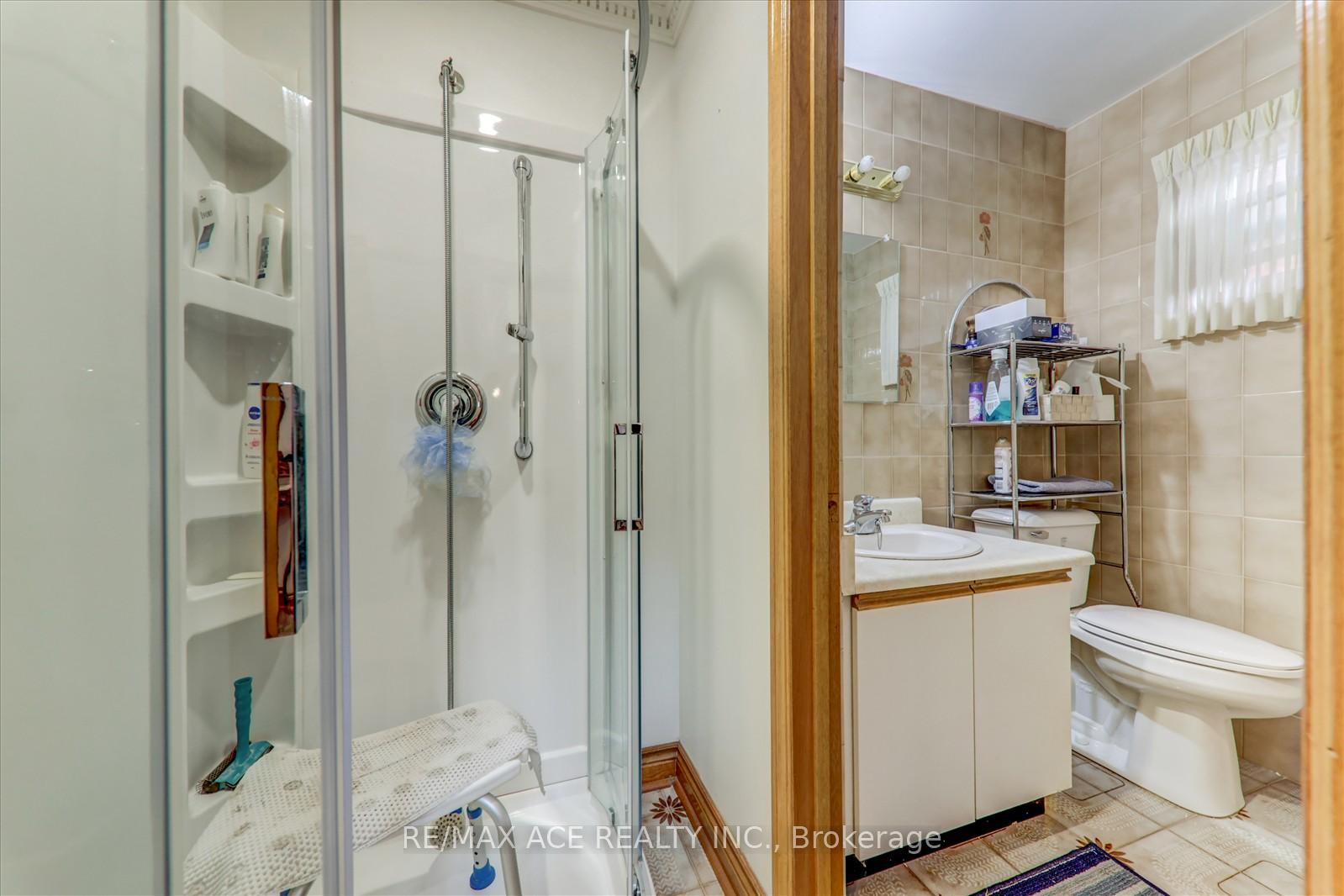 Photo 22 of 197 Anthony Lane, Vaughan, Glen Shields — HOMEH