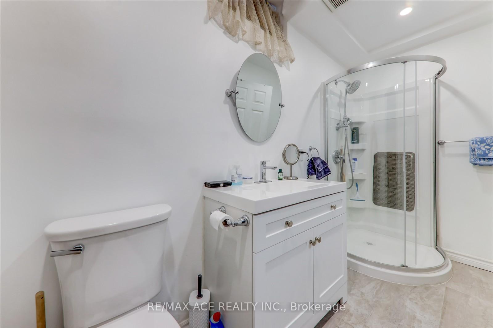 Photo 32 of 197 Anthony Lane, Vaughan, Glen Shields — HOMEH