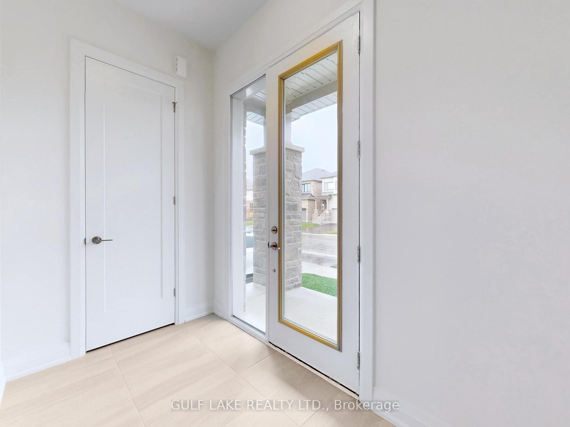 Photo 3 of 12 Gemini Drive, Barrie, Rural Barrie Southeast — HOMEH