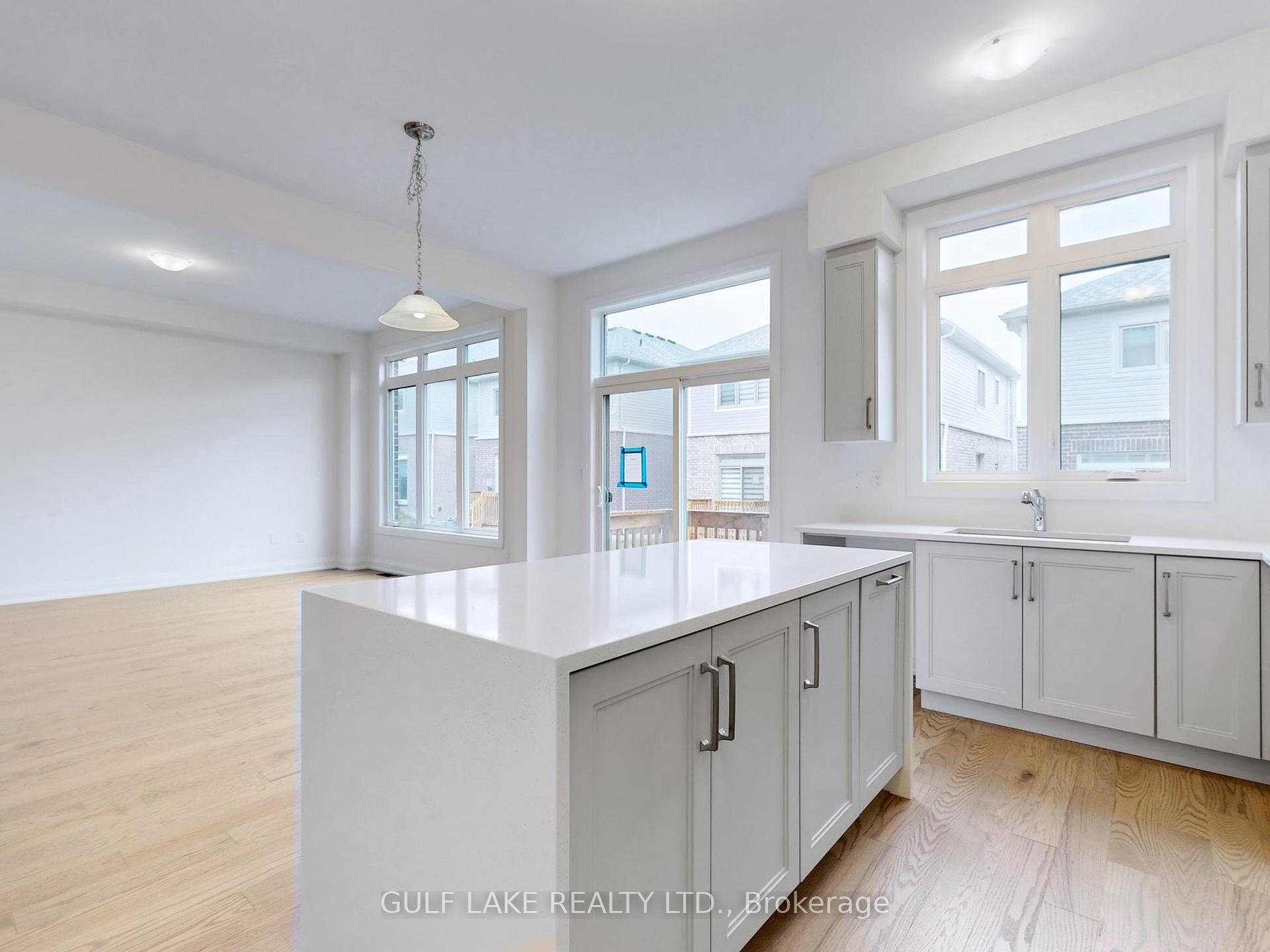 Photo 7 of 12 Gemini Drive, Barrie, Rural Barrie Southeast — HOMEH