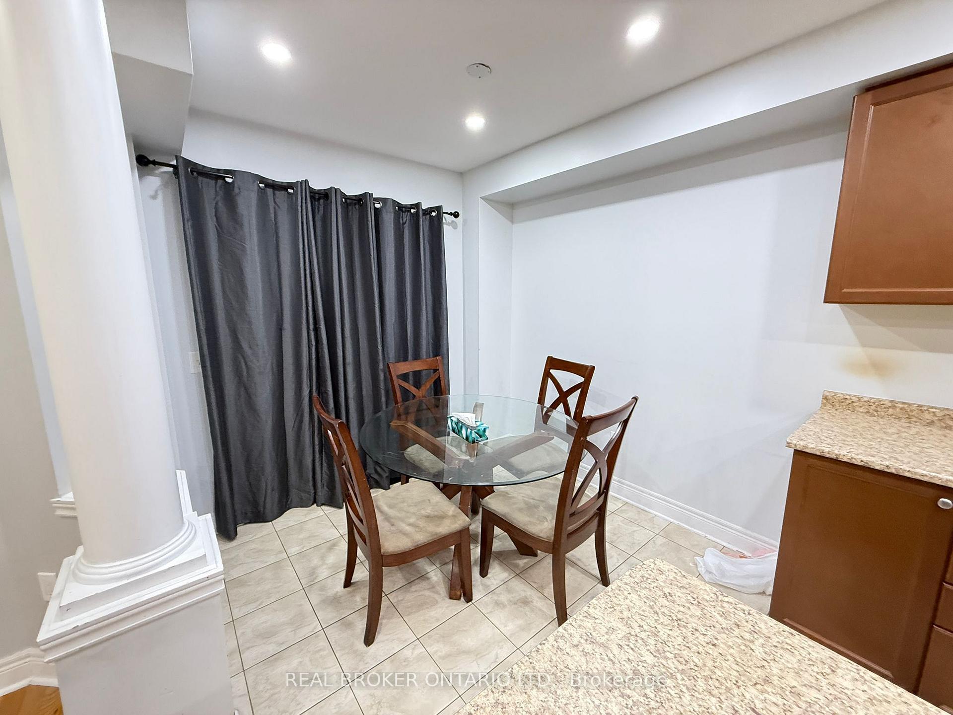Photo 11 of 157 Bathgate Crescent, Clarington, Courtice — HOMEH