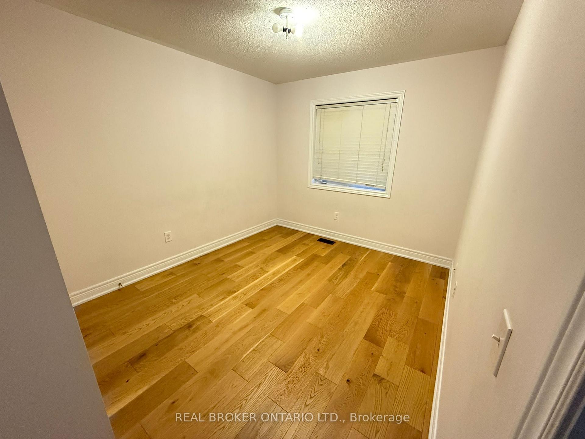 Photo 23 of 157 Bathgate Crescent, Clarington, Courtice — HOMEH