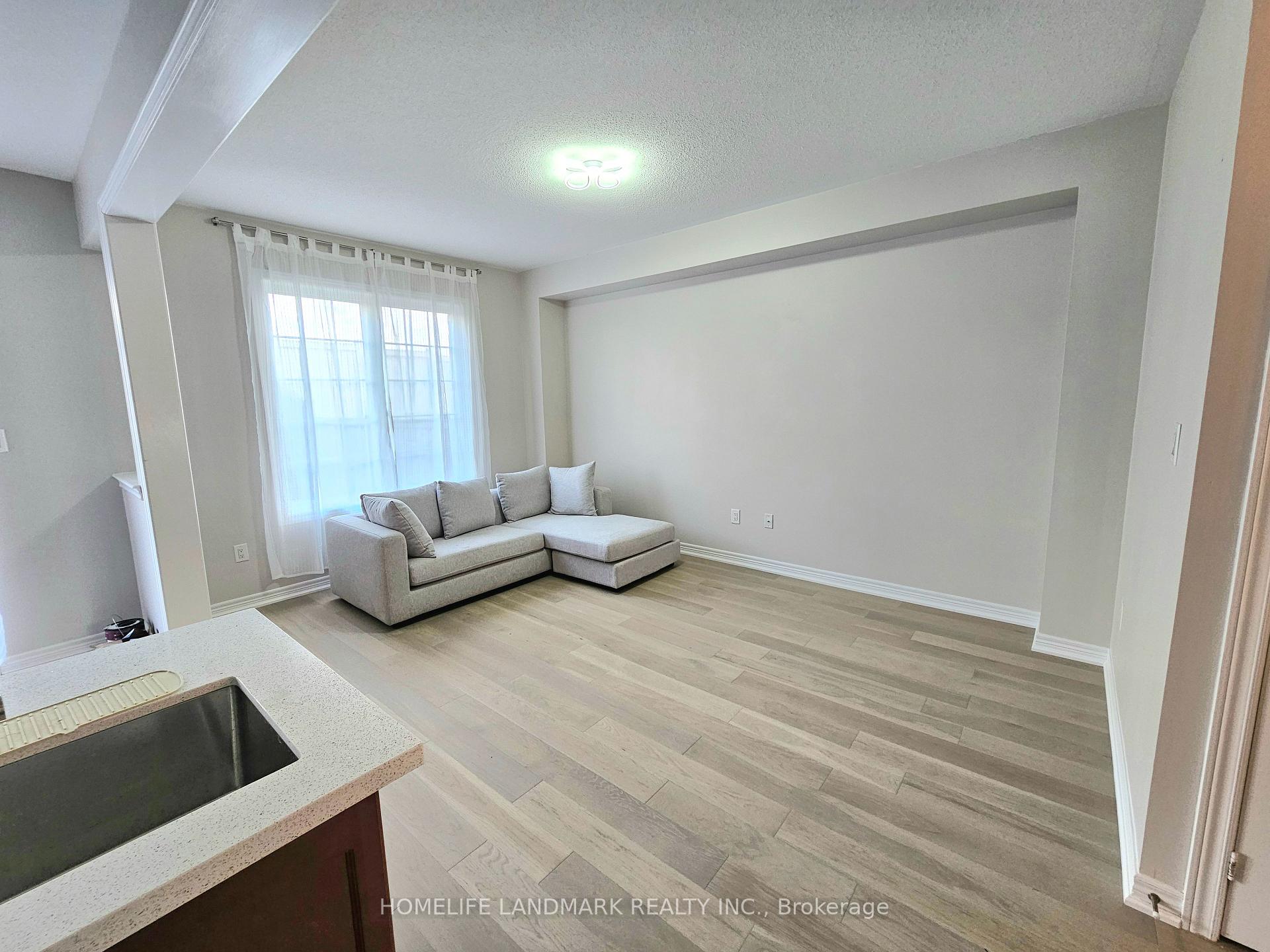 Photo 8 of 149 Hammersly Boulevard, Markham, Wismer — HOMEH