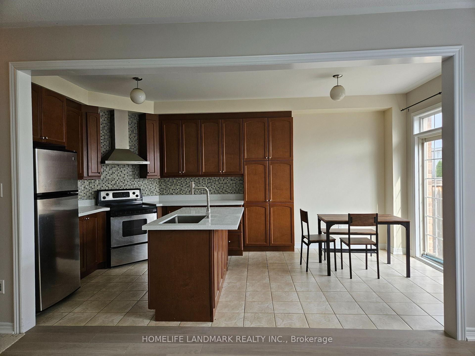 Photo 4 of 149 Hammersly Boulevard, Markham, Wismer — HOMEH