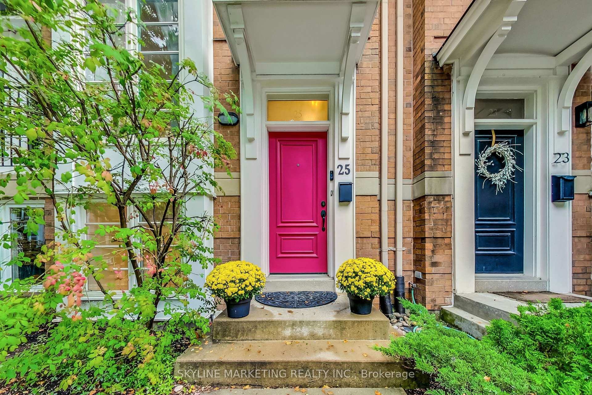 Front of 25 East York Avenue