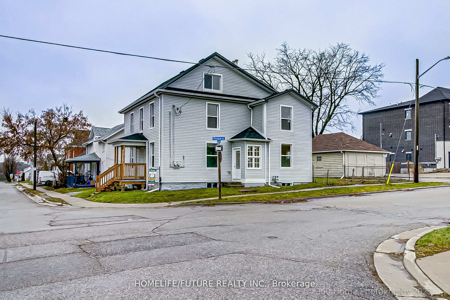 Photo 1 of 32 Brock Street W, Oshawa, O'Neill — HOMEH