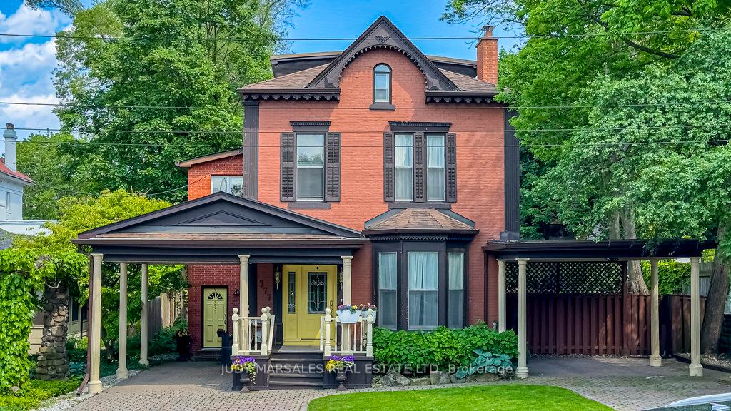Front of 377 Hess Street S