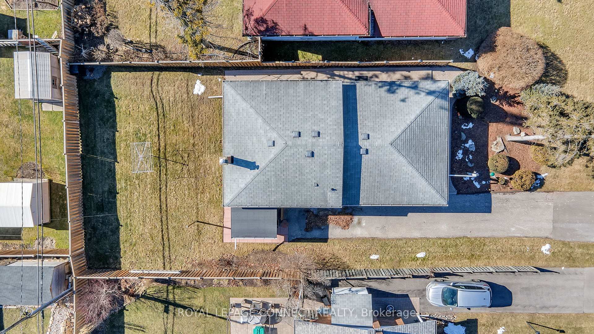 Photo 8 of 49 Dreyer Drive E, Ajax, South East — HOMEH