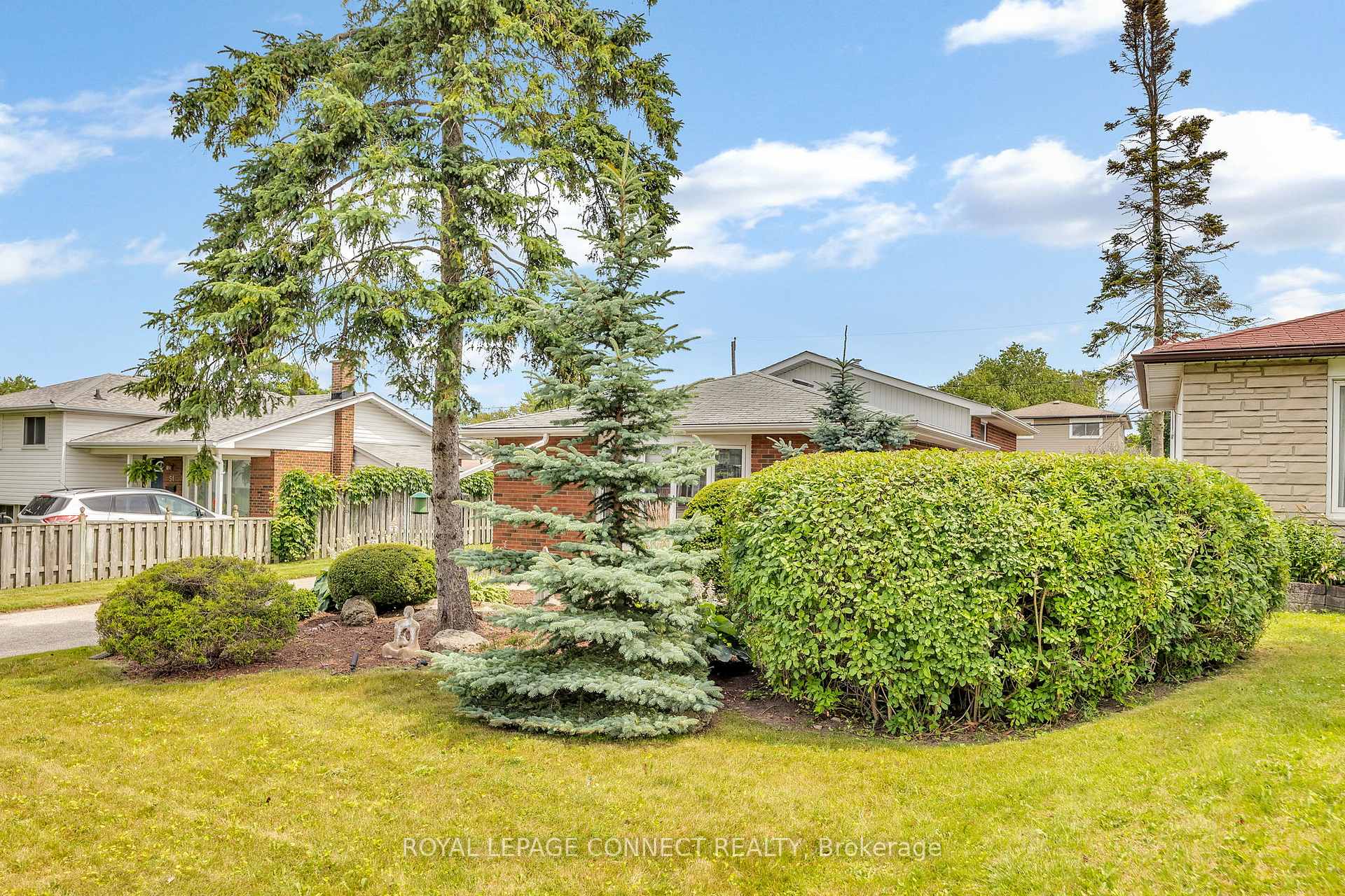 Photo 20 of 49 Dreyer Drive E, Ajax, South East — HOMEH