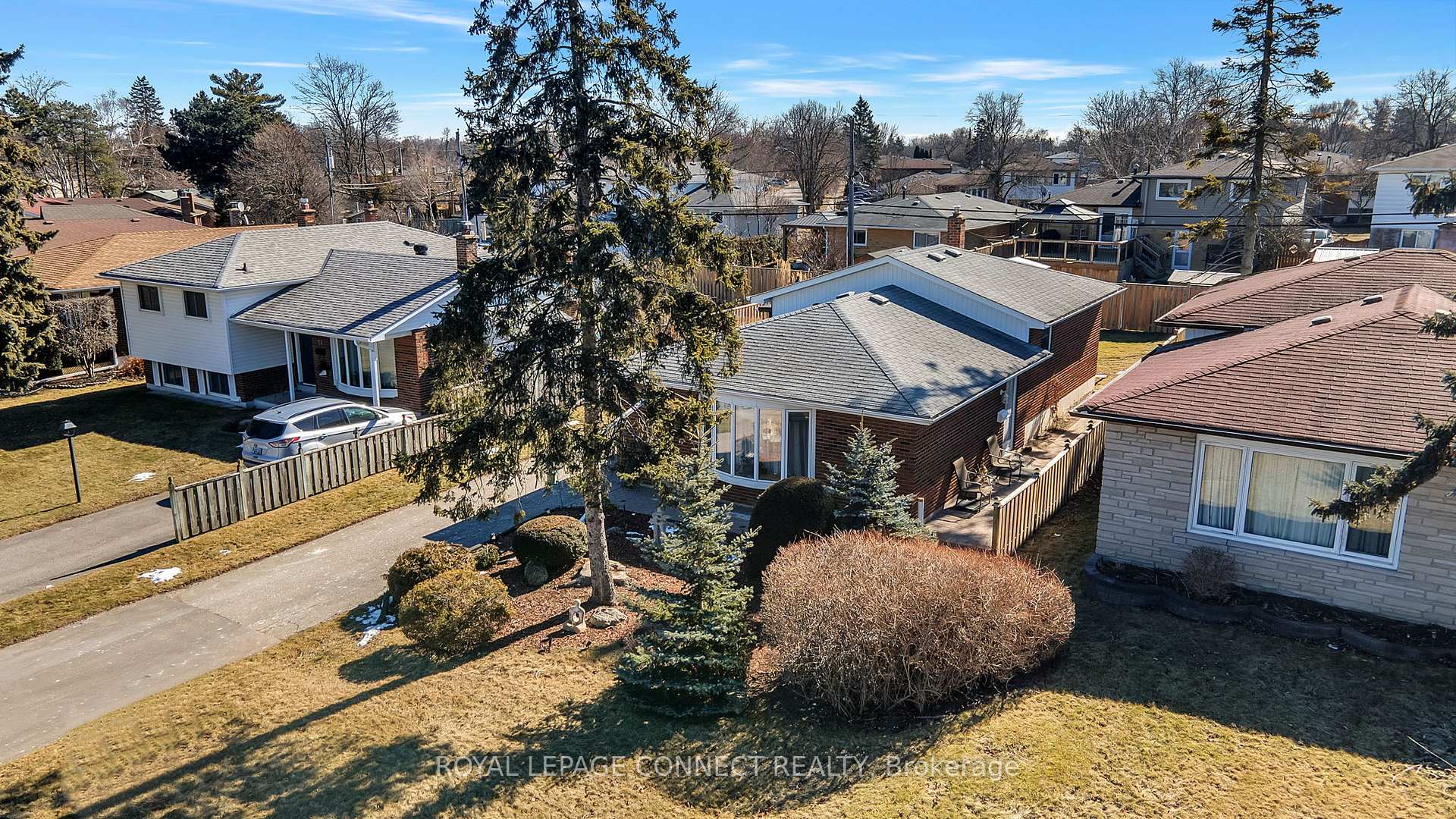 Photo 21 of 49 Dreyer Drive E, Ajax, South East — HOMEH