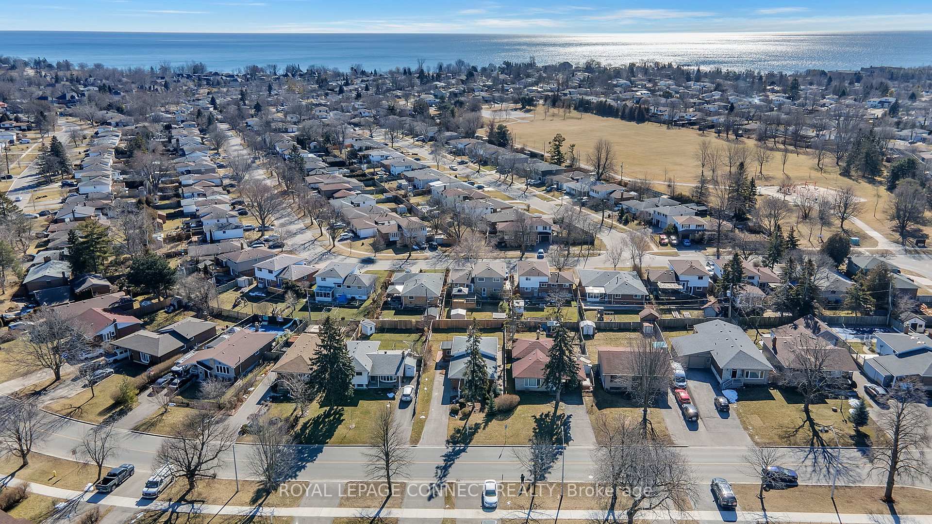 Photo 16 of 49 Dreyer Drive E, Ajax, South East — HOMEH