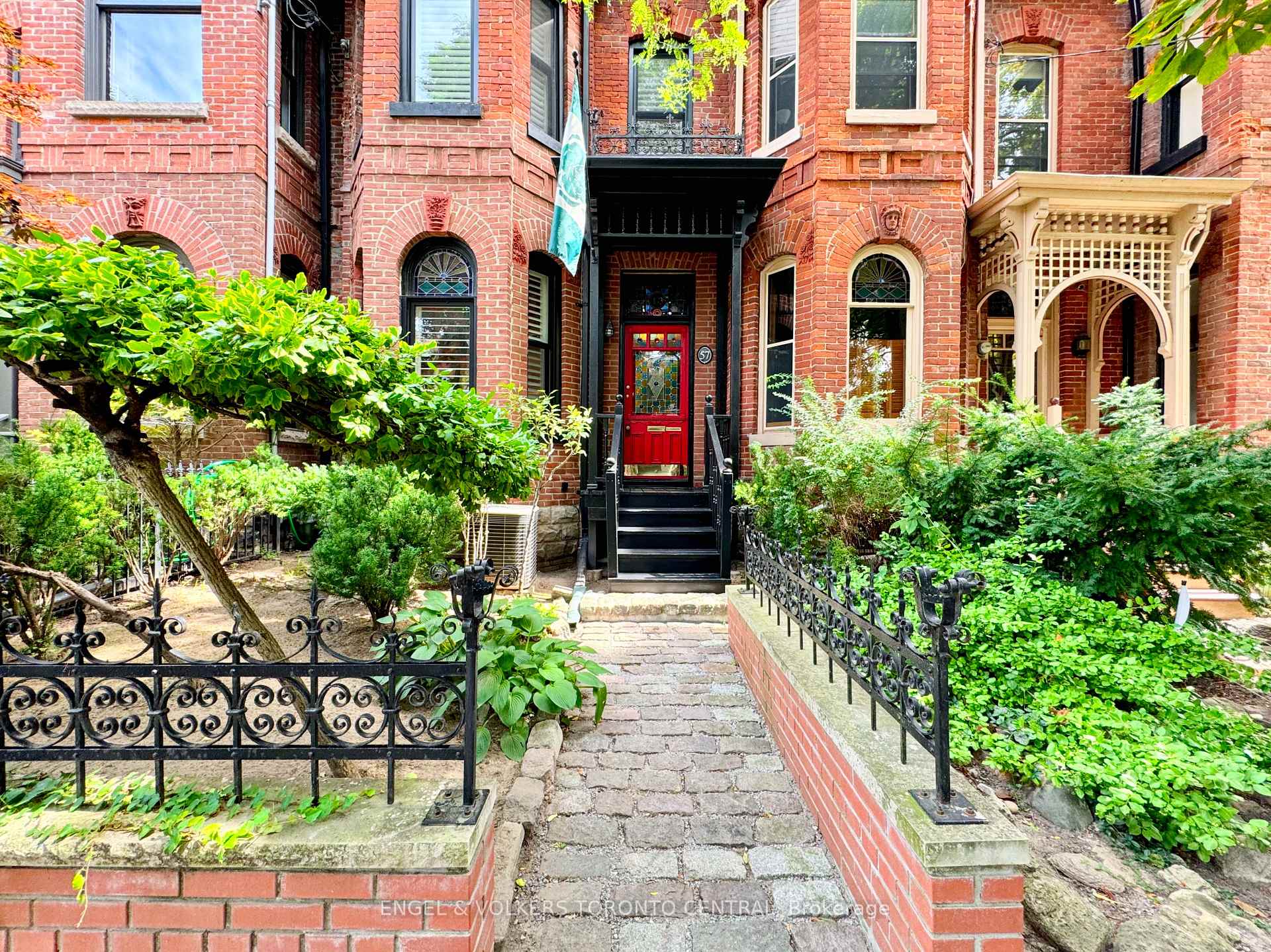 Photo 9 of 57 Metcalfe Street, Toronto, Cabbagetown-South St. James Town — HOMEH