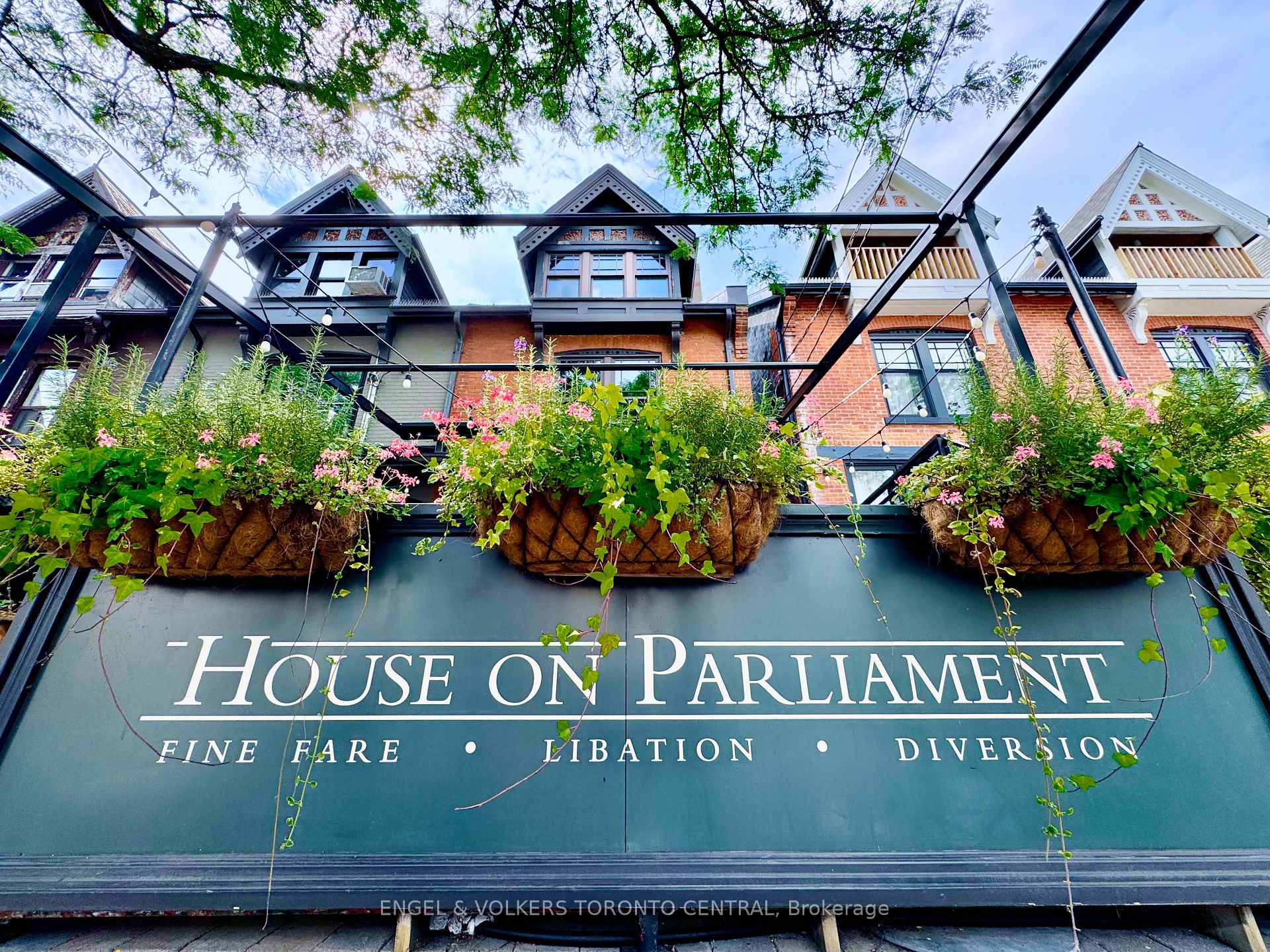Photo 34 of 57 Metcalfe Street, Toronto, Cabbagetown-South St. James Town — HOMEH