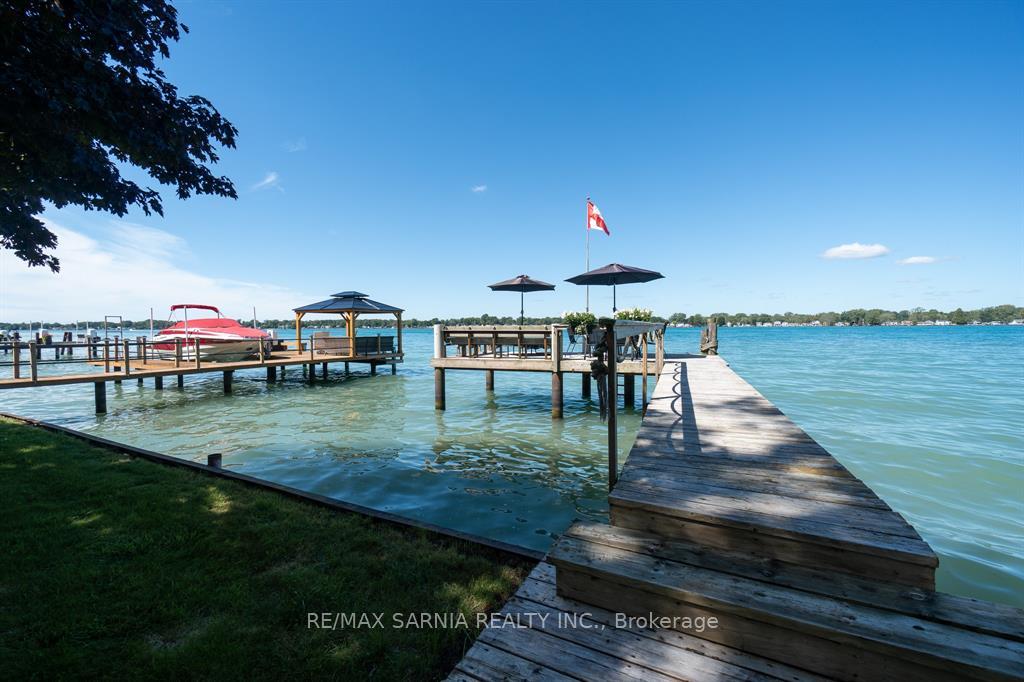 Photo 2 of 2987 St. Clair Parkway, St. Clair — HOMEH