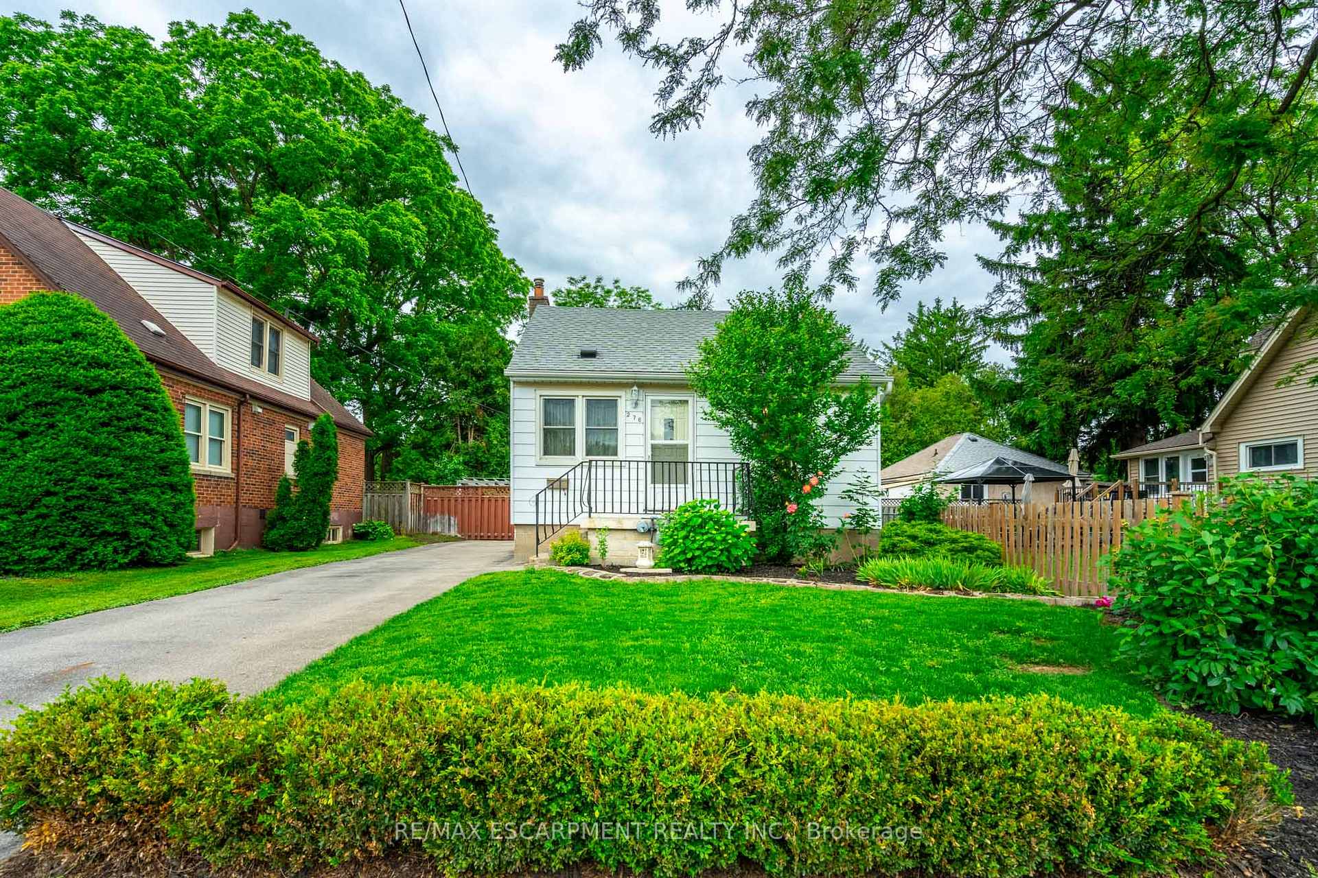 Front of 276 Bowman Street