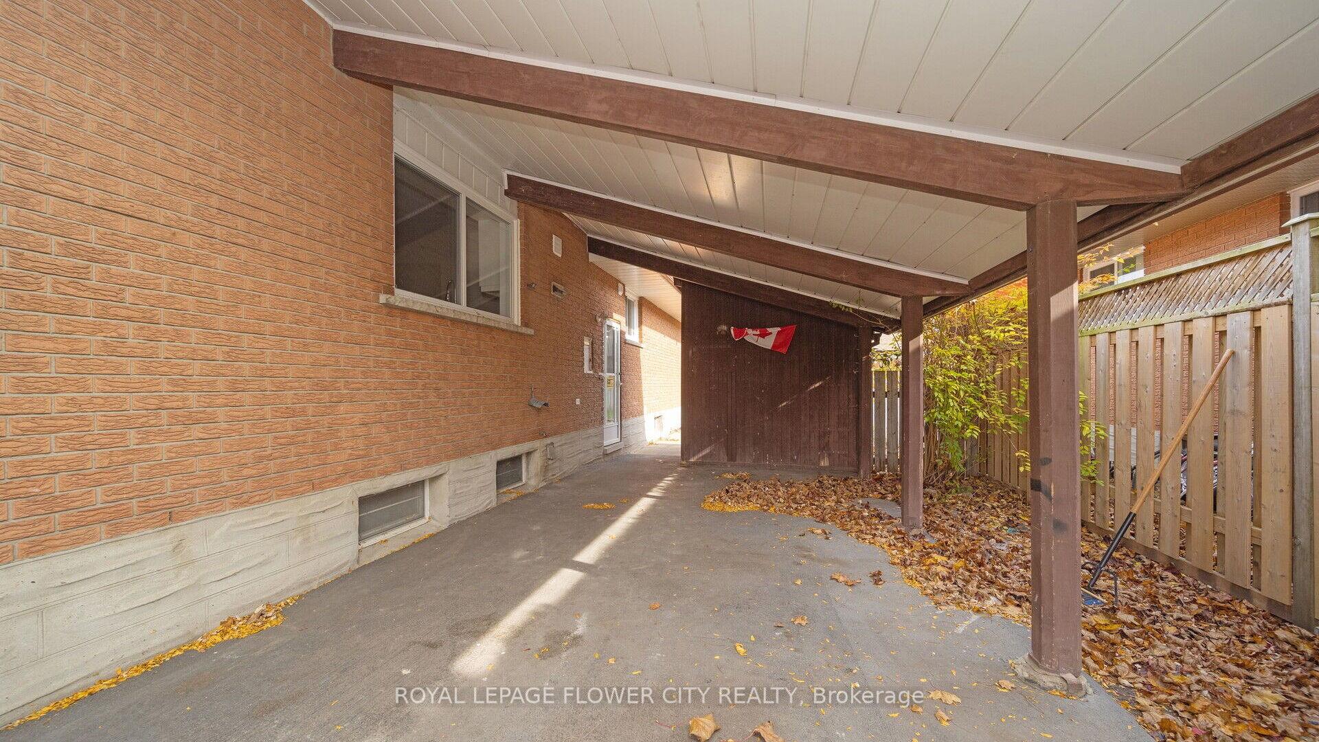 Photo 21 of 212 Carter Avenue, Waterloo, Lincoln Heights — HOMEH