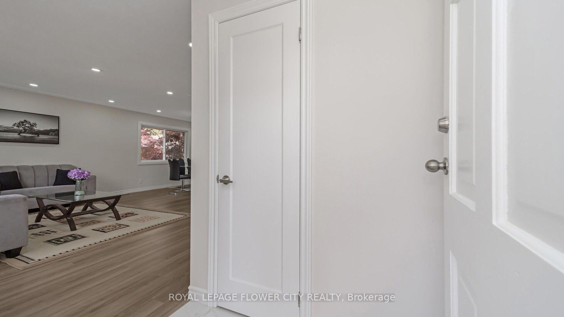 Photo 3 of 212 Carter Avenue, Waterloo, Lincoln Heights — HOMEH