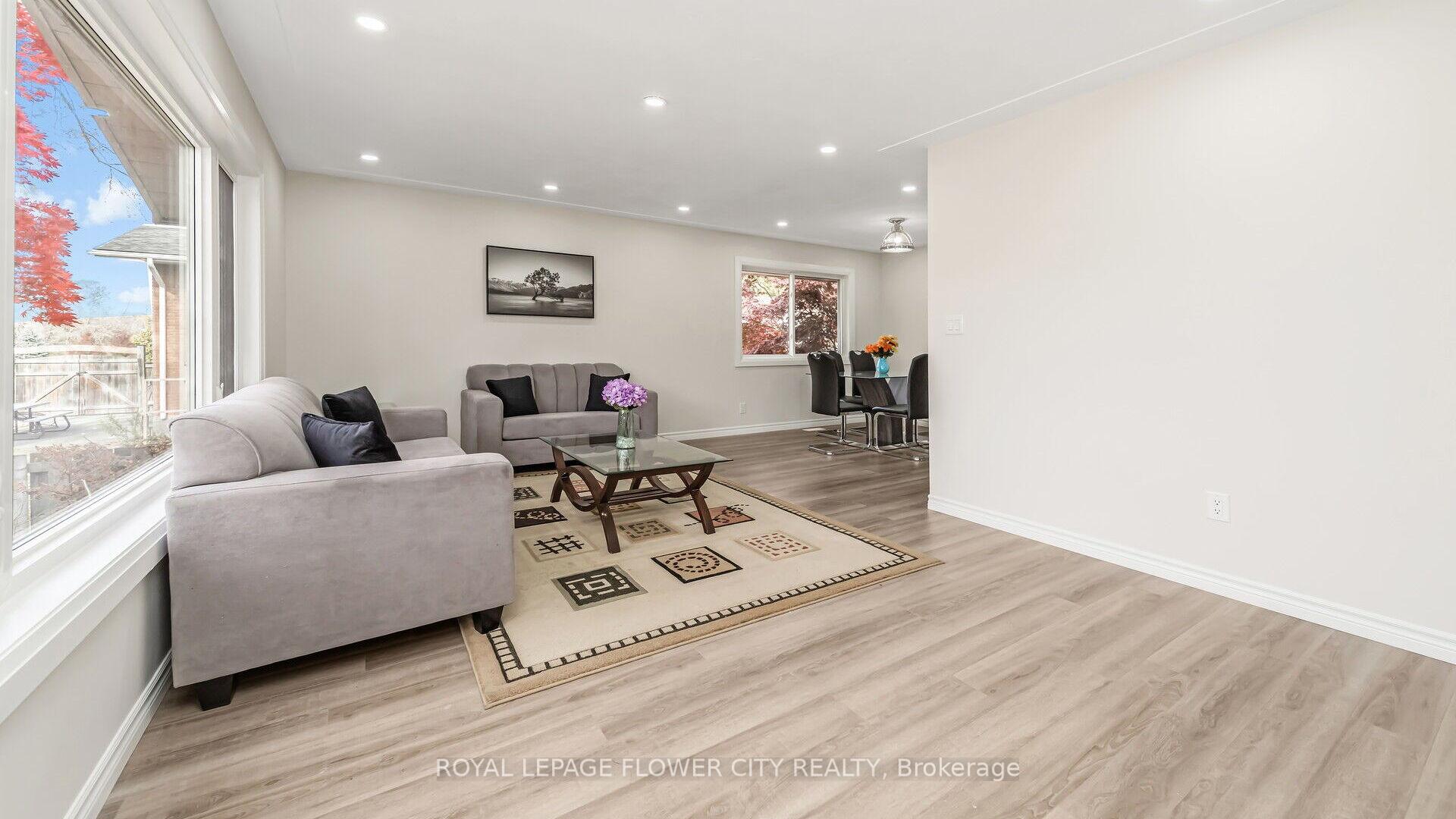 Photo 40 of 212 Carter Avenue, Waterloo, Lincoln Heights — HOMEH