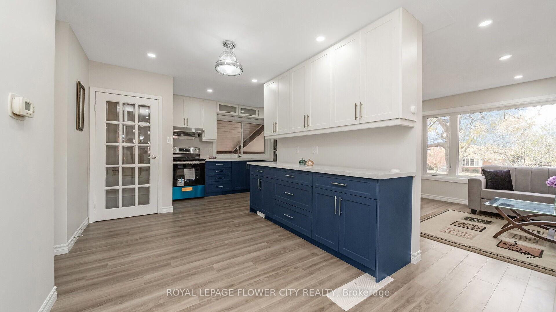 Photo 12 of 212 Carter Avenue, Waterloo, Lincoln Heights — HOMEH